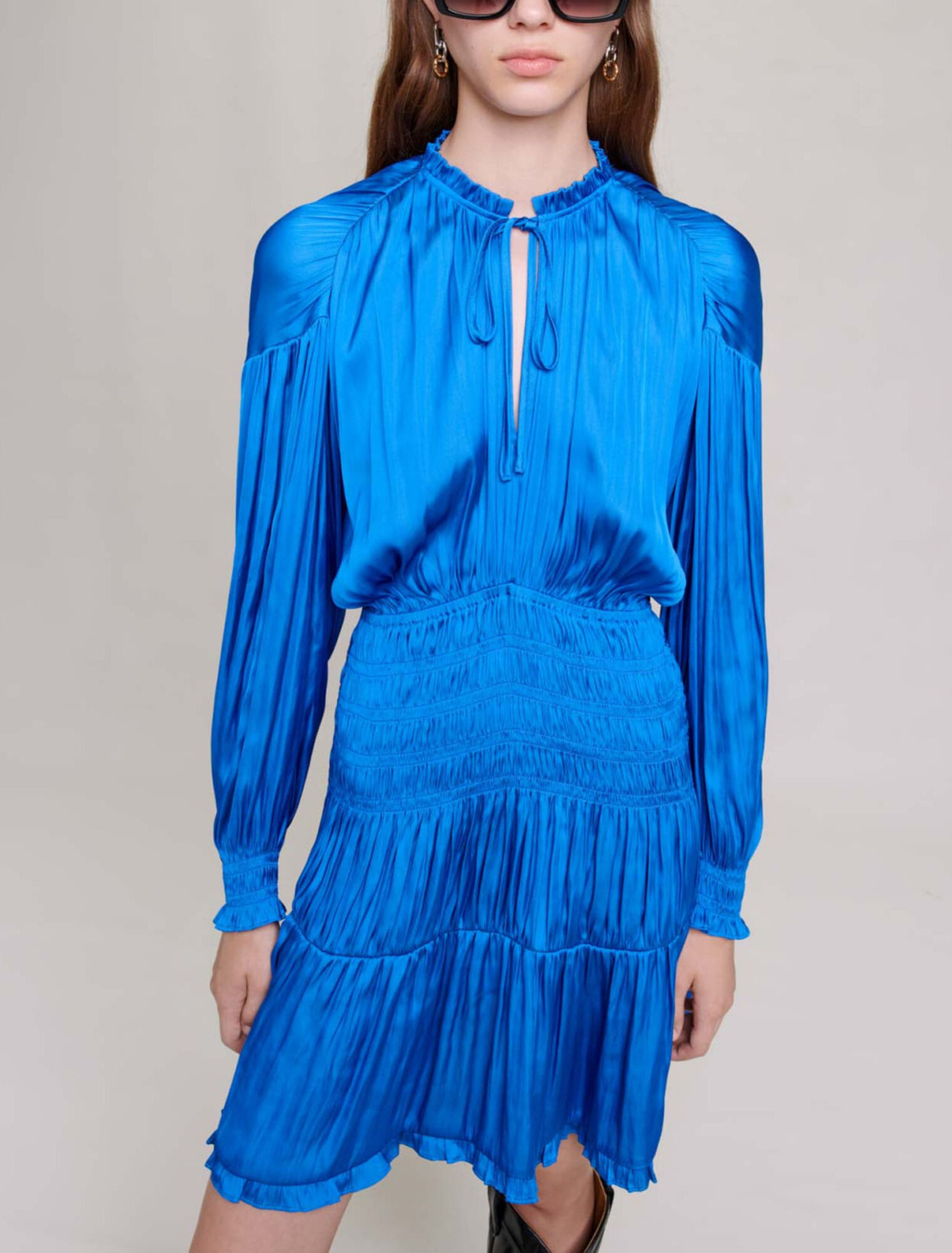 Gesmoktes blaues Kleid