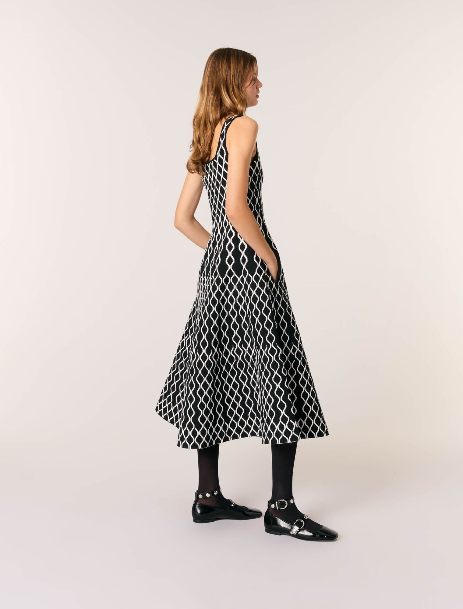Midikleid aus Jacquard-Strick