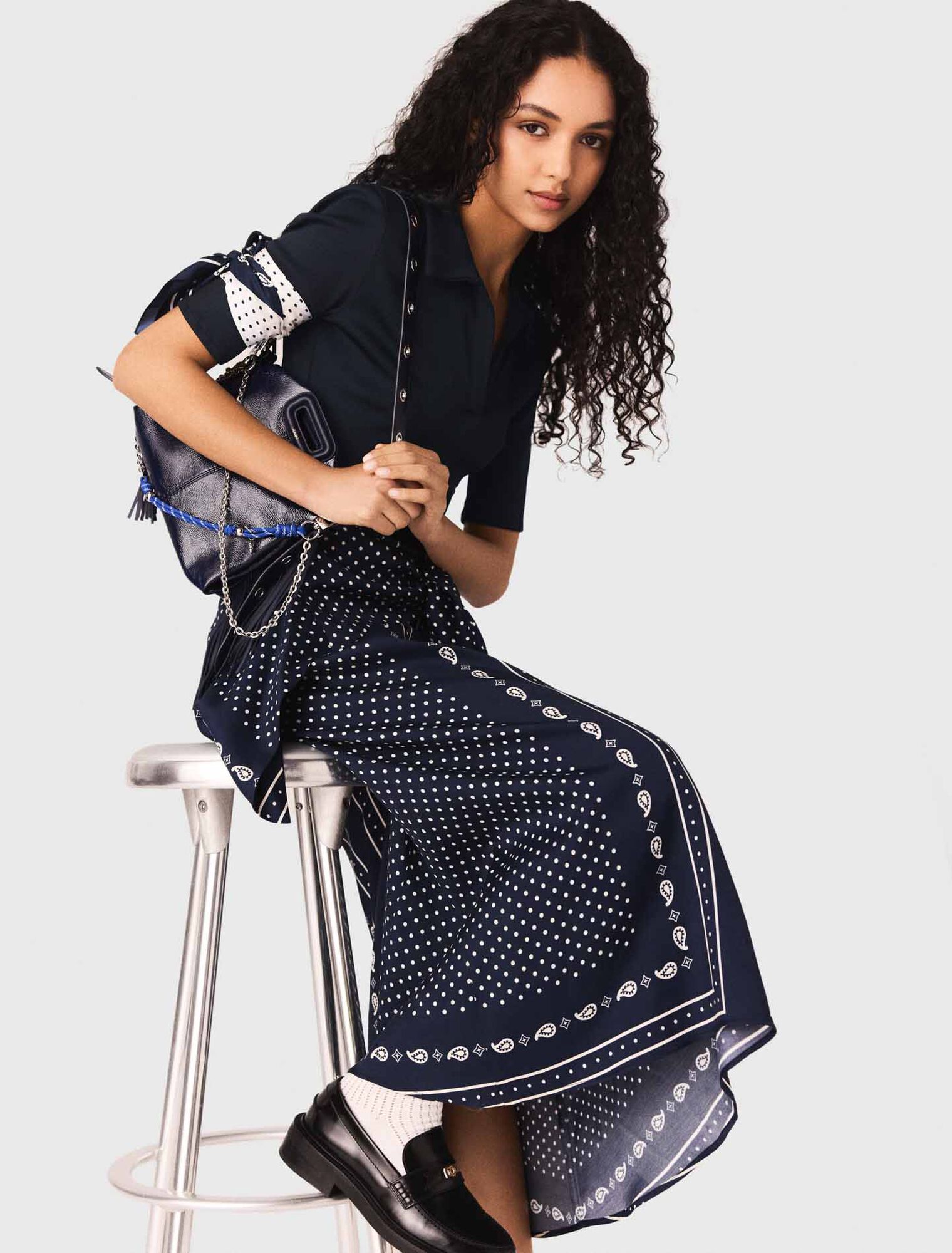 Kleid im Materialmix mit Print