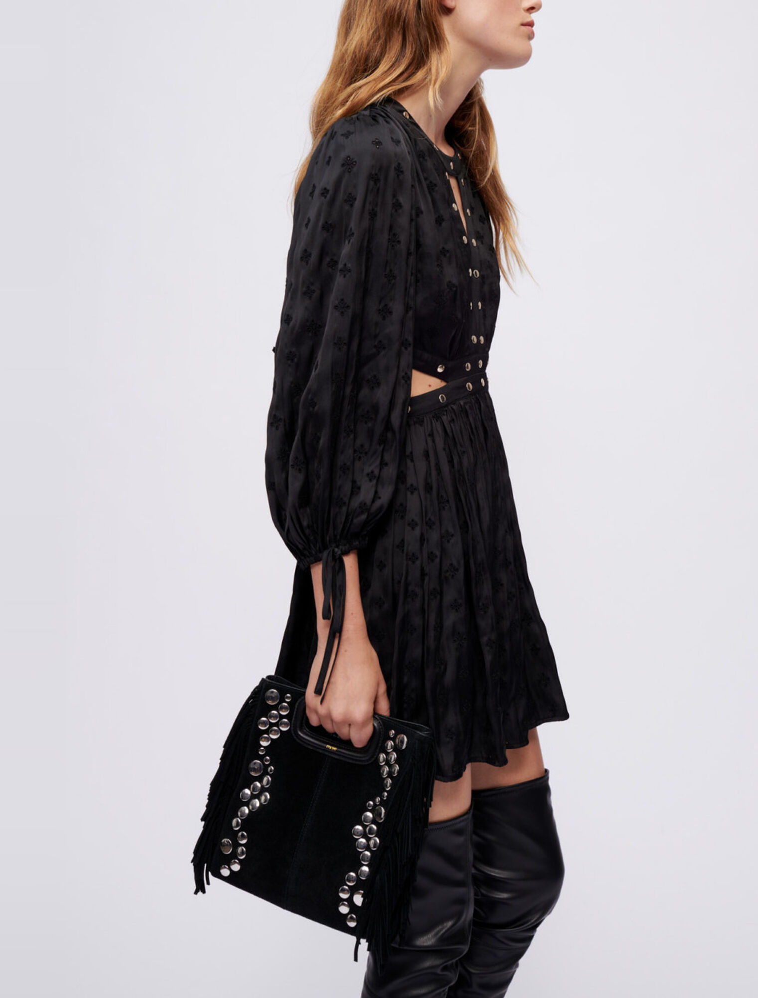Kleid aus besticktem Satin mit Studs