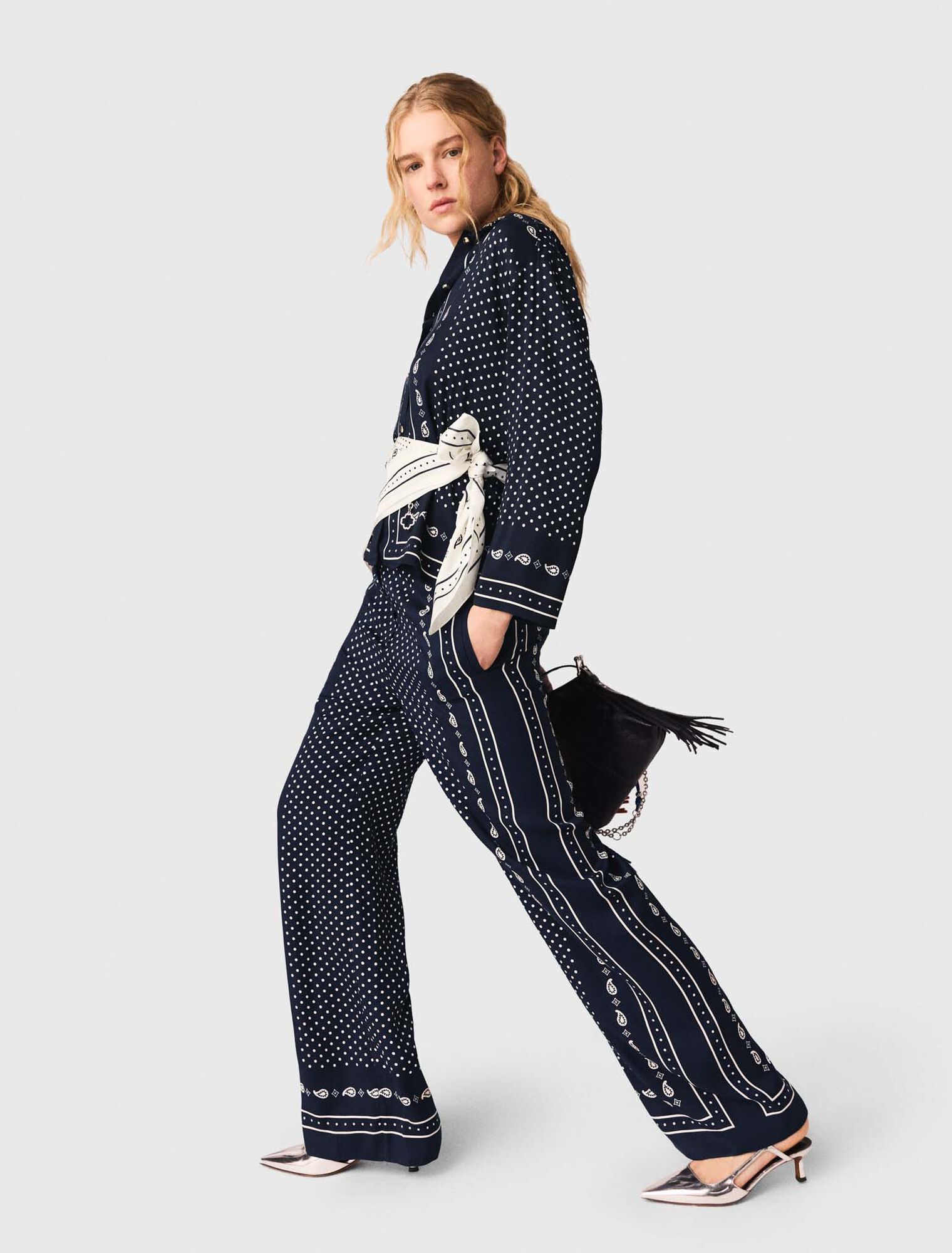 Gemusterte flie&szlig;ende Hose