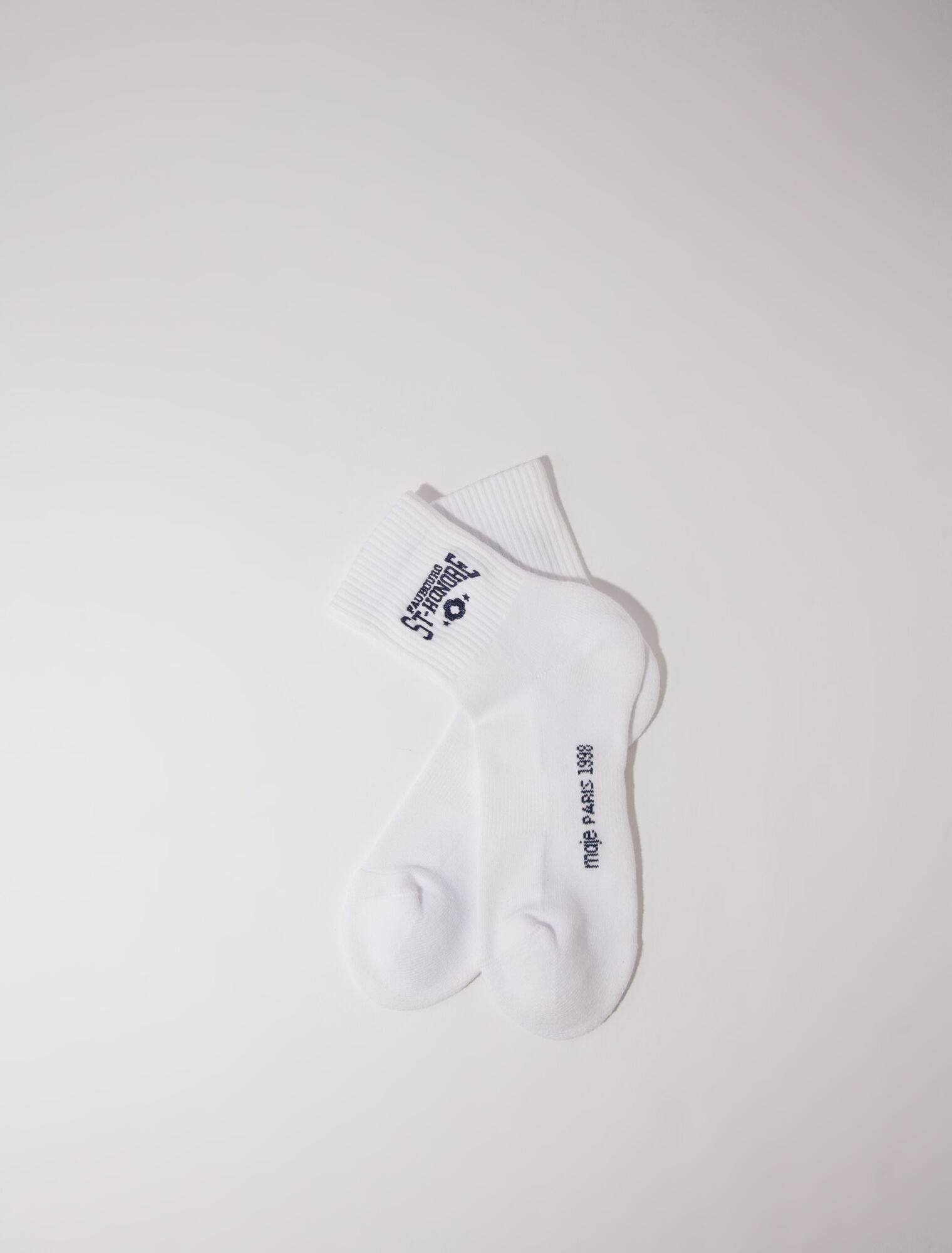 Socken mit Saint Honoré-Stickerei