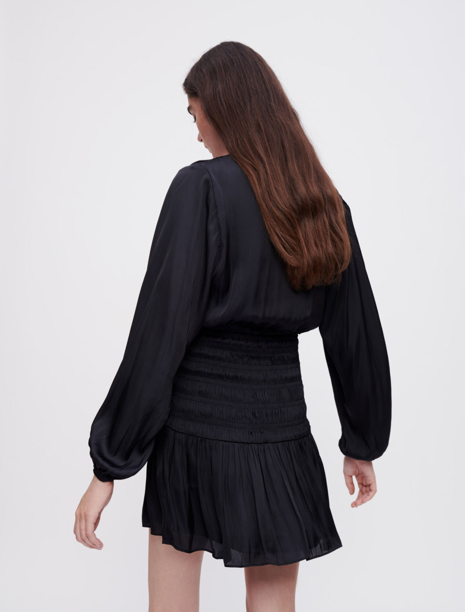 Gesmoktes Kleid aus Satin