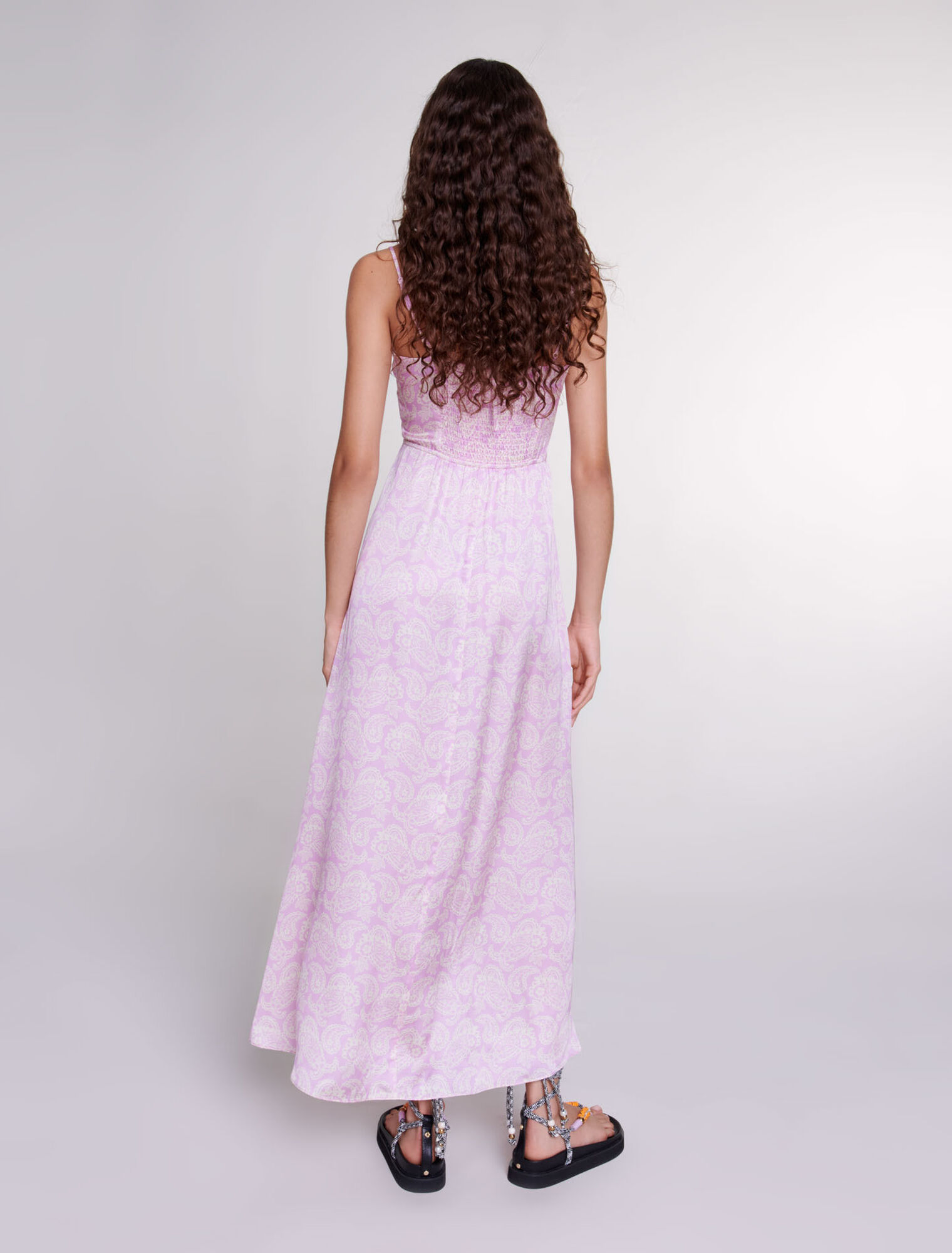 Langes Kleid mit Cut-outs