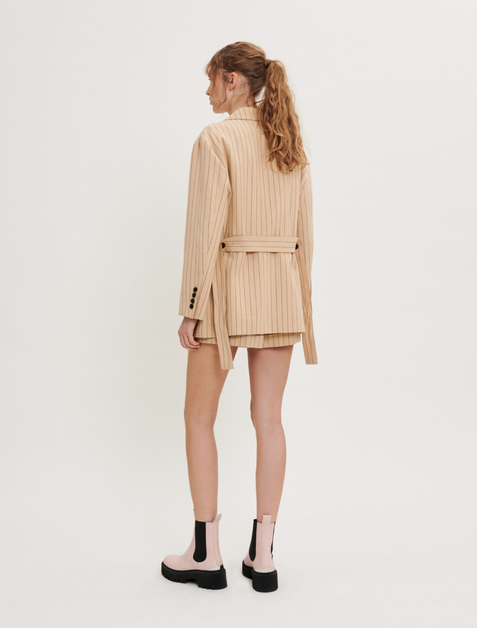 Gestreifte Jacke mit Gürtel