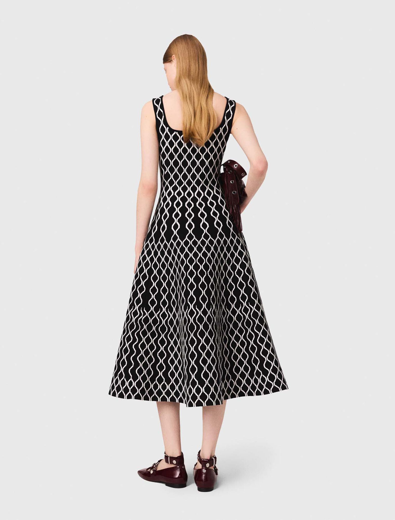 Midikleid aus Jacquard-Strick