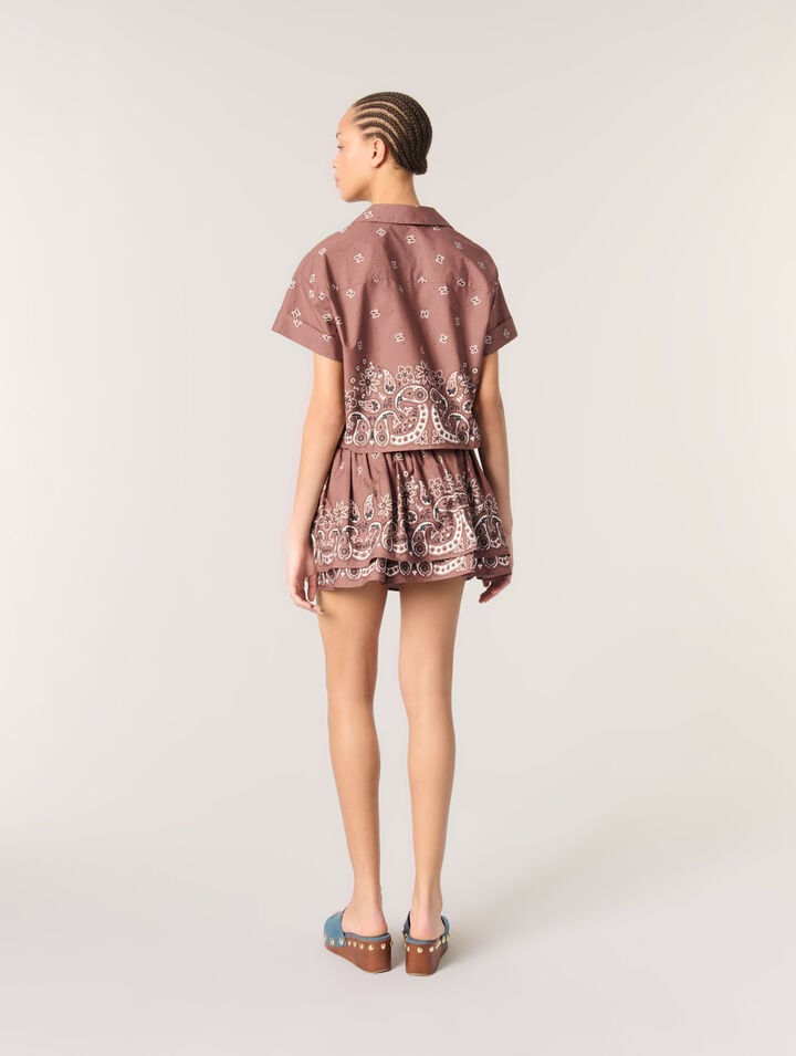 Kurze gemusterte Bluse mit Strass
