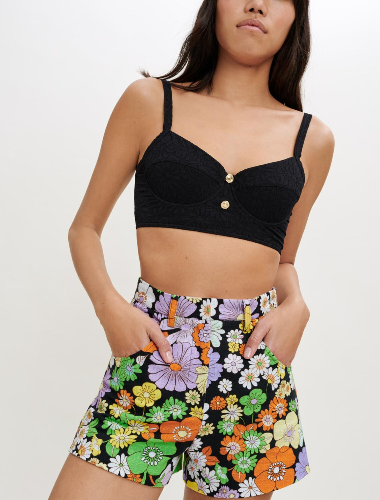 Shorts mit 70er-Jahre-Blumenprint
