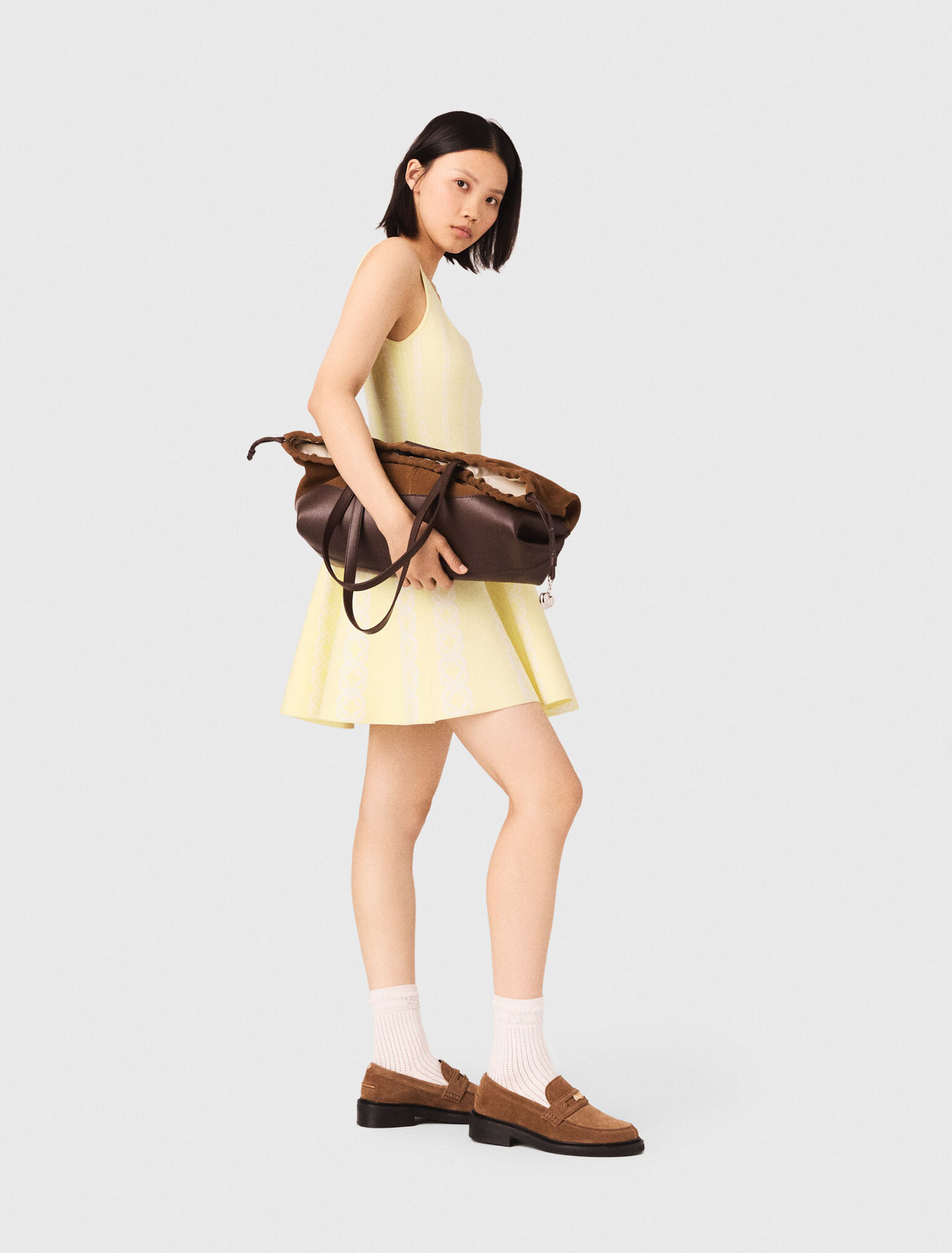 Kurzes Kleid aus Jacquard-Strick