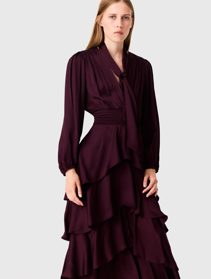 Langes Kleid mit Volants