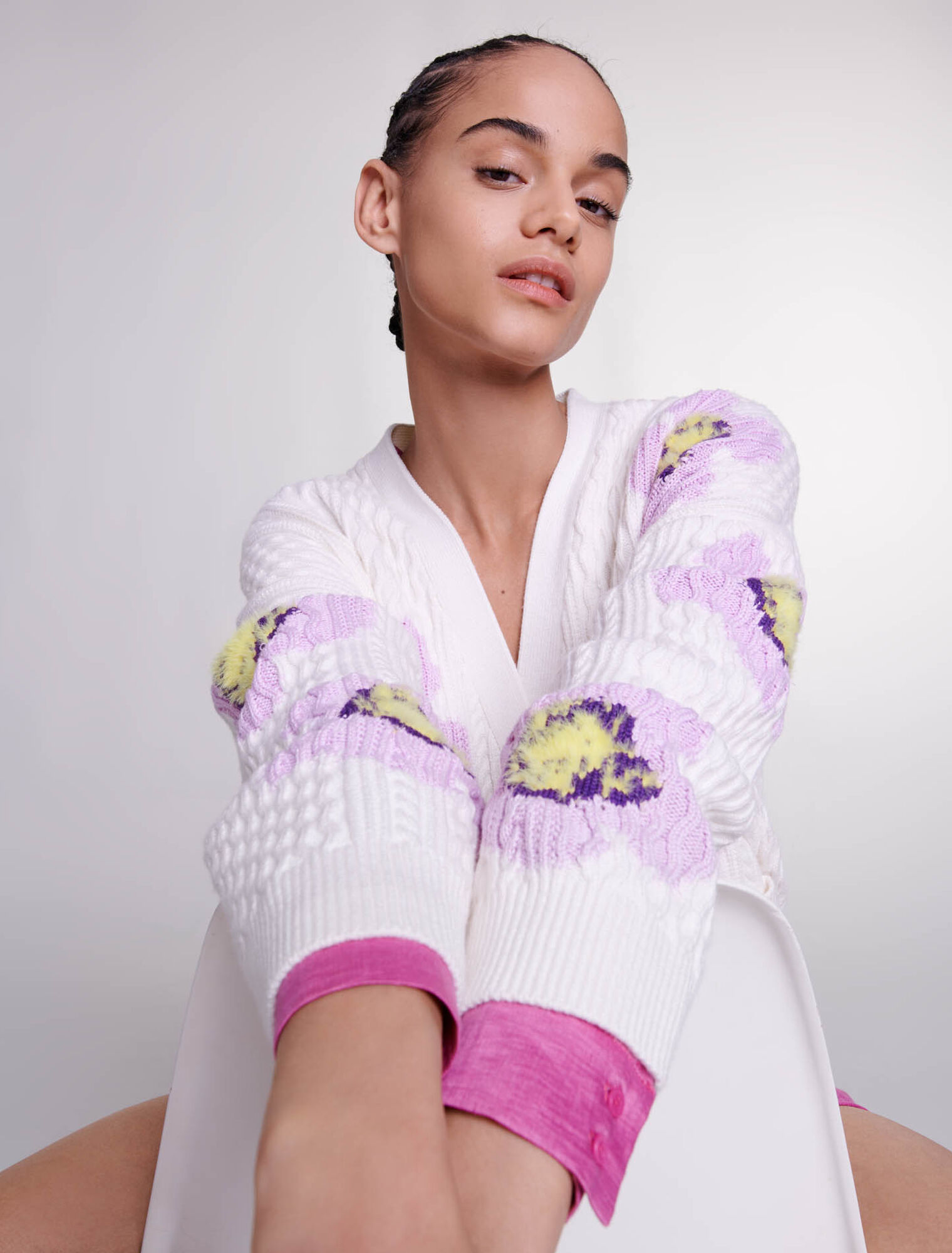 Strick-Cardigan mit Blumen