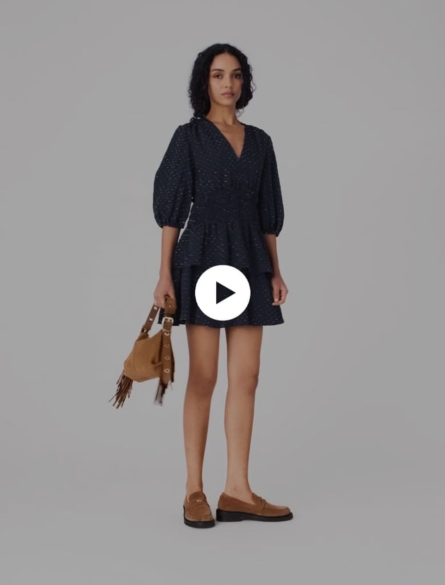 Kleid mit Volants und Strass