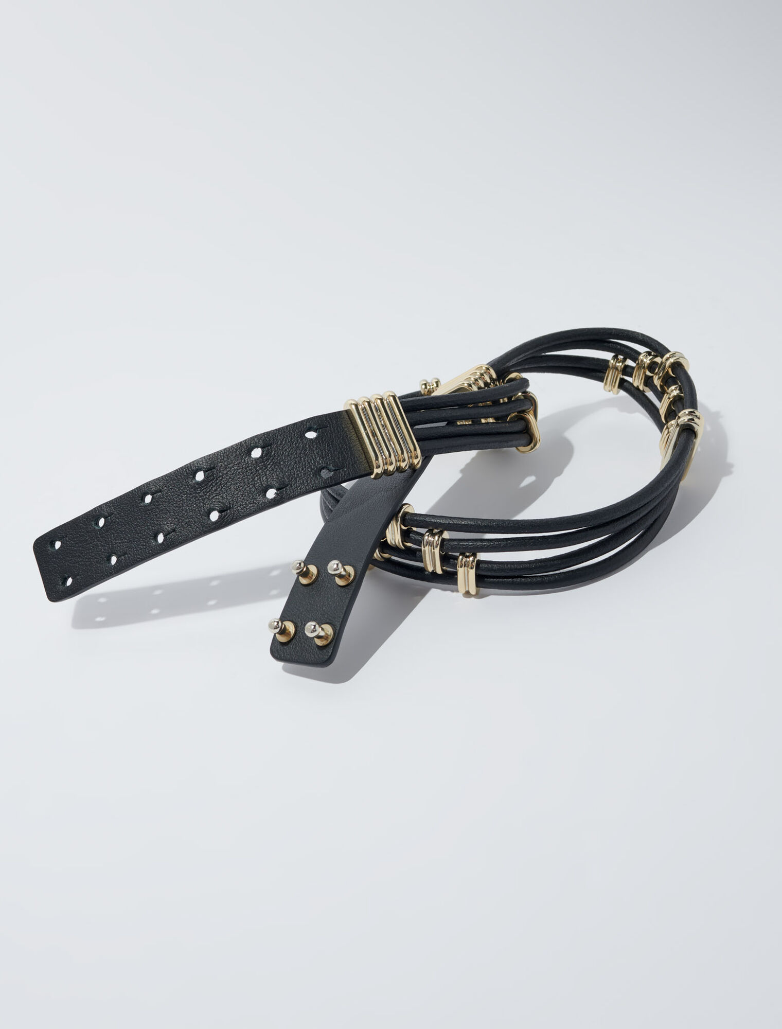 Gürtel im Metall-Leder-Mix