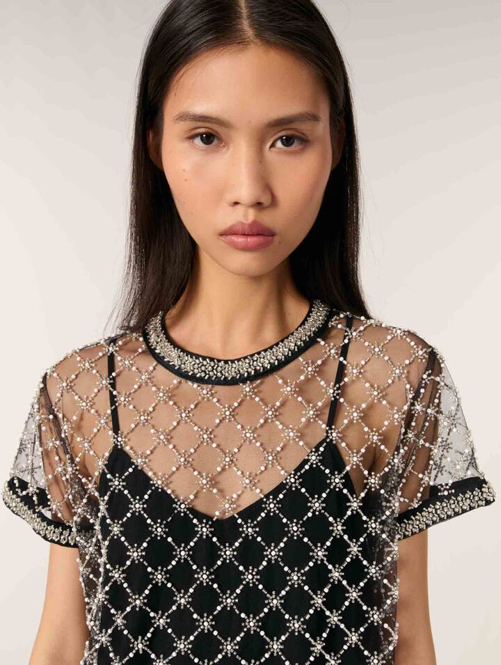 Kurzes Kleid aus besticktem Tüll