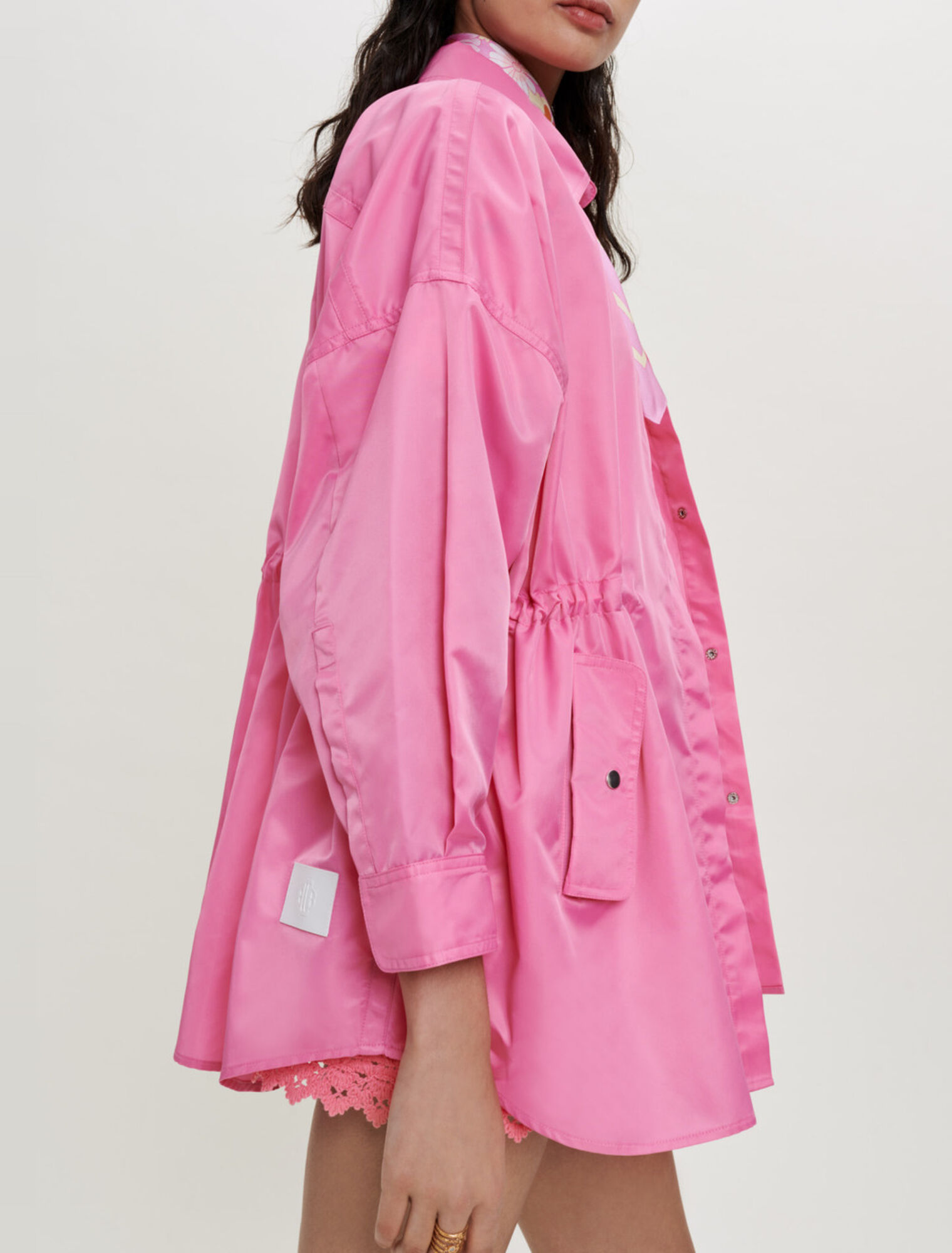 Windjacke aus technischem Material