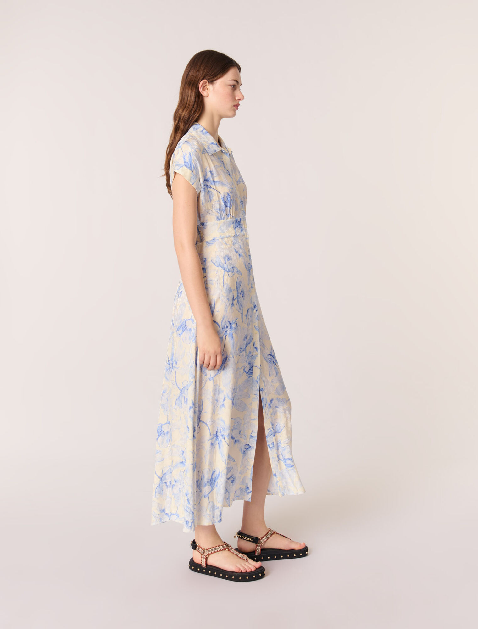 Langes bedrucktes Kleid