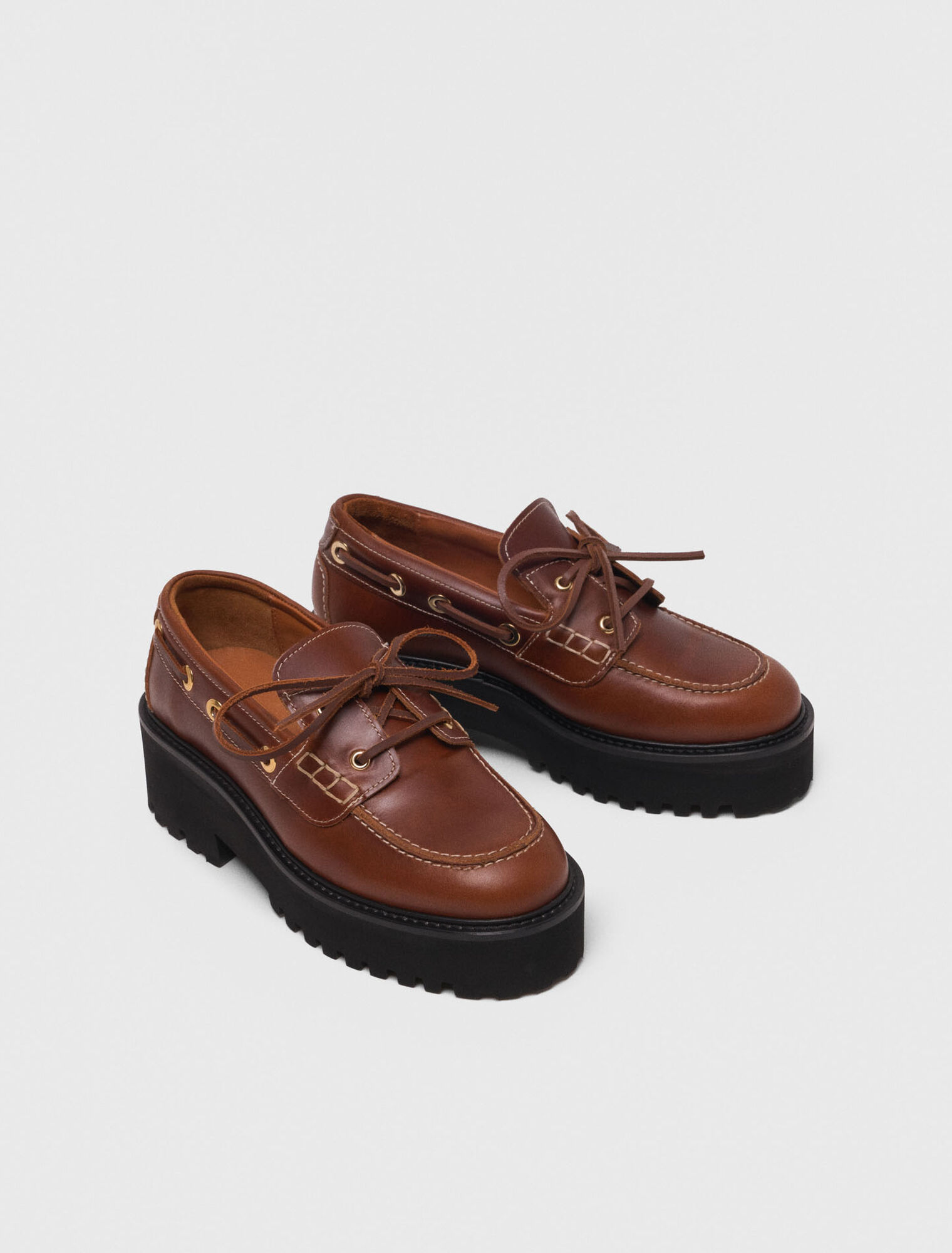 Bootsschuh mit klobiger Sohle