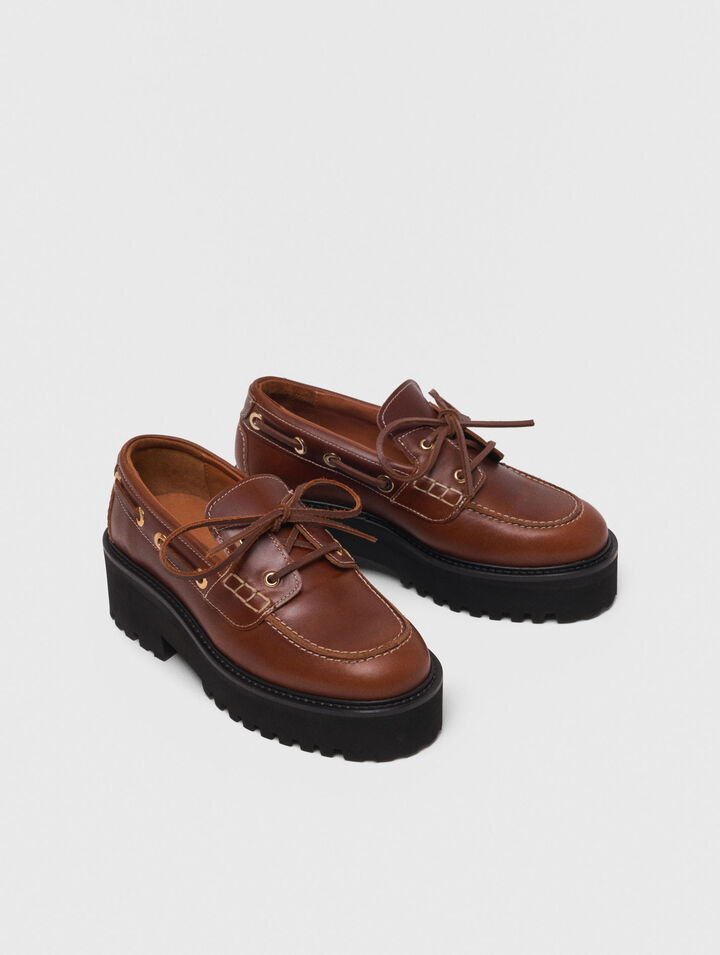 Bootsschuh mit klobiger Sohle