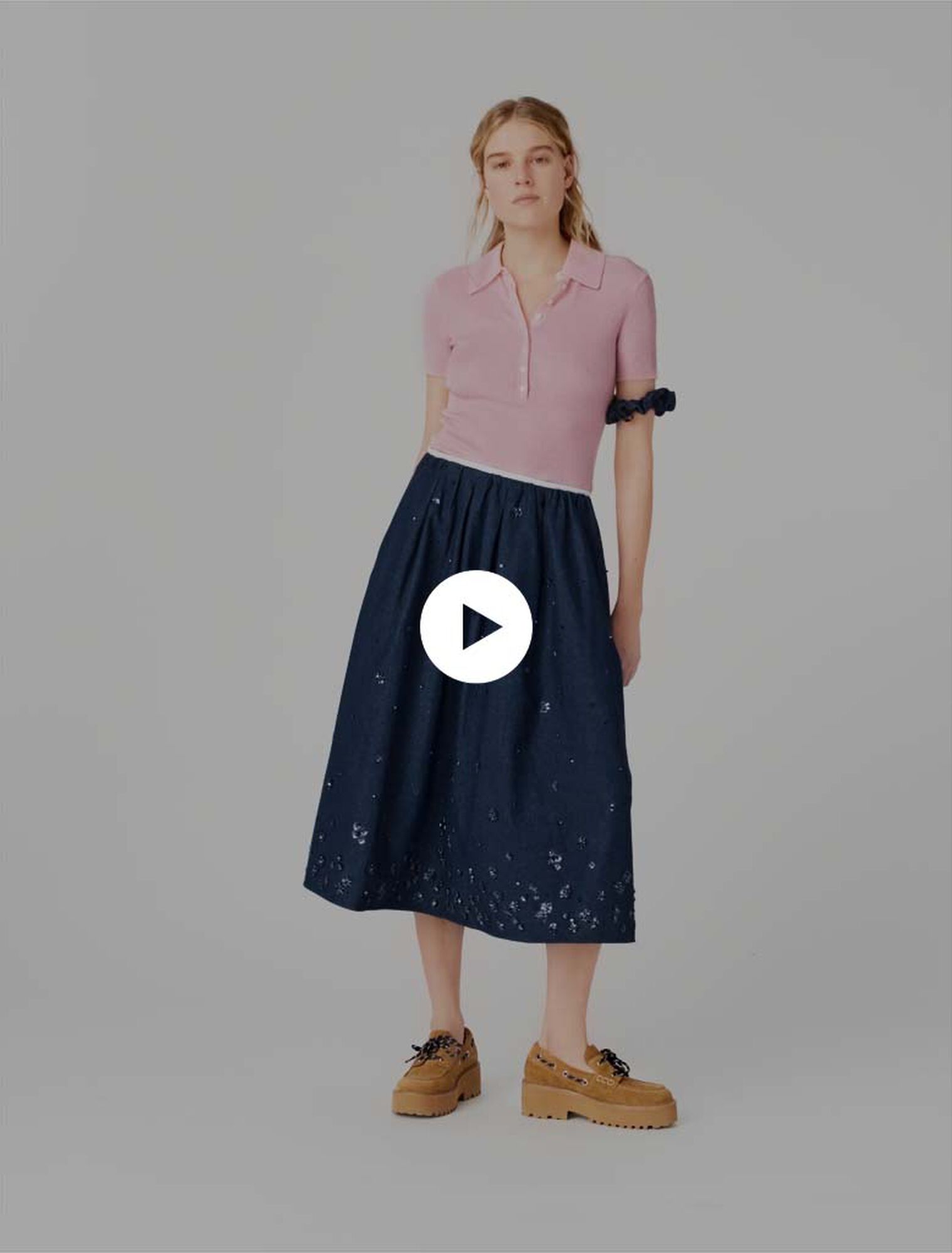 Midirock aus besticktem Denim