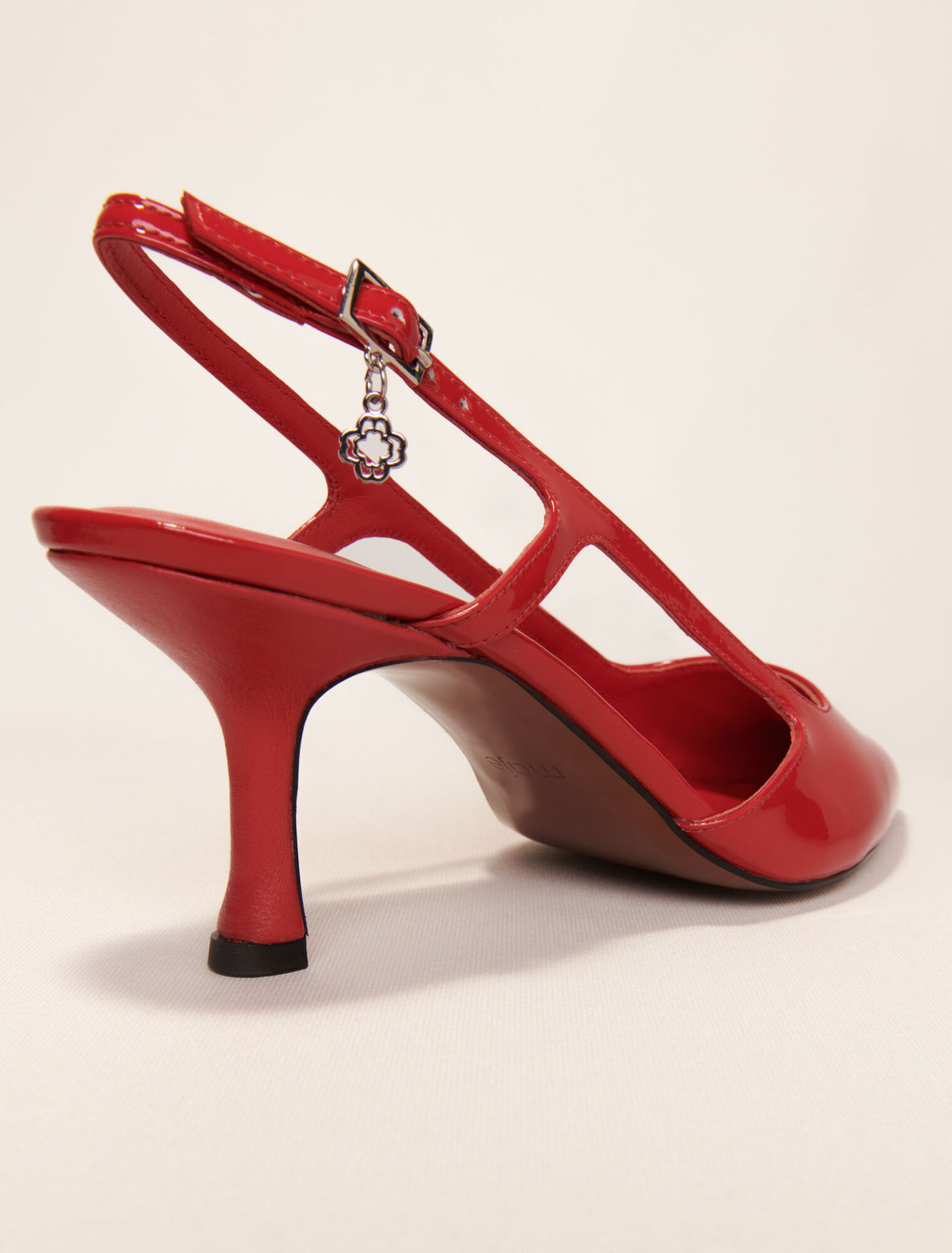 Slingback-Pumps aus Lackleder
