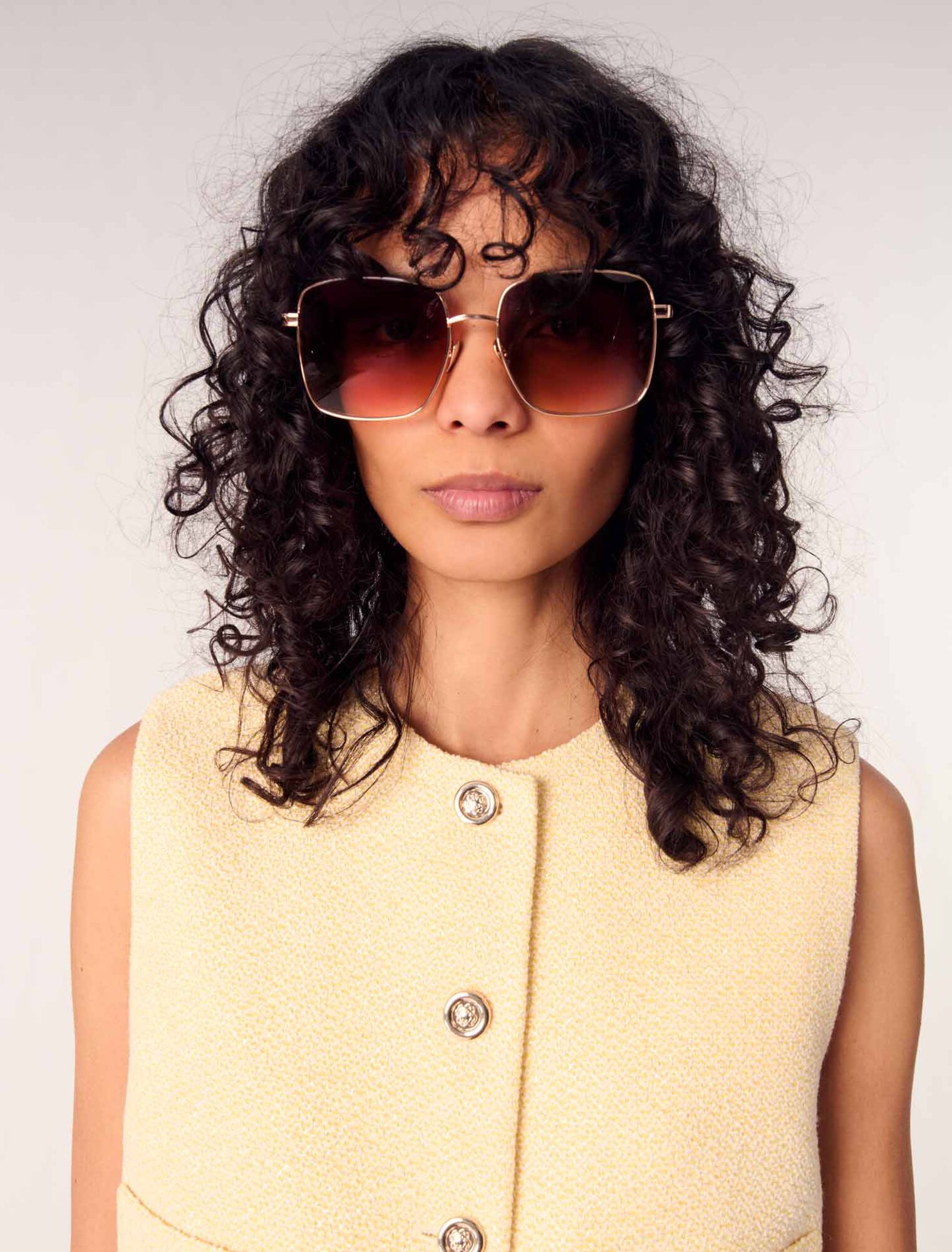 Eckige Sonnenbrille aus Materialmix
