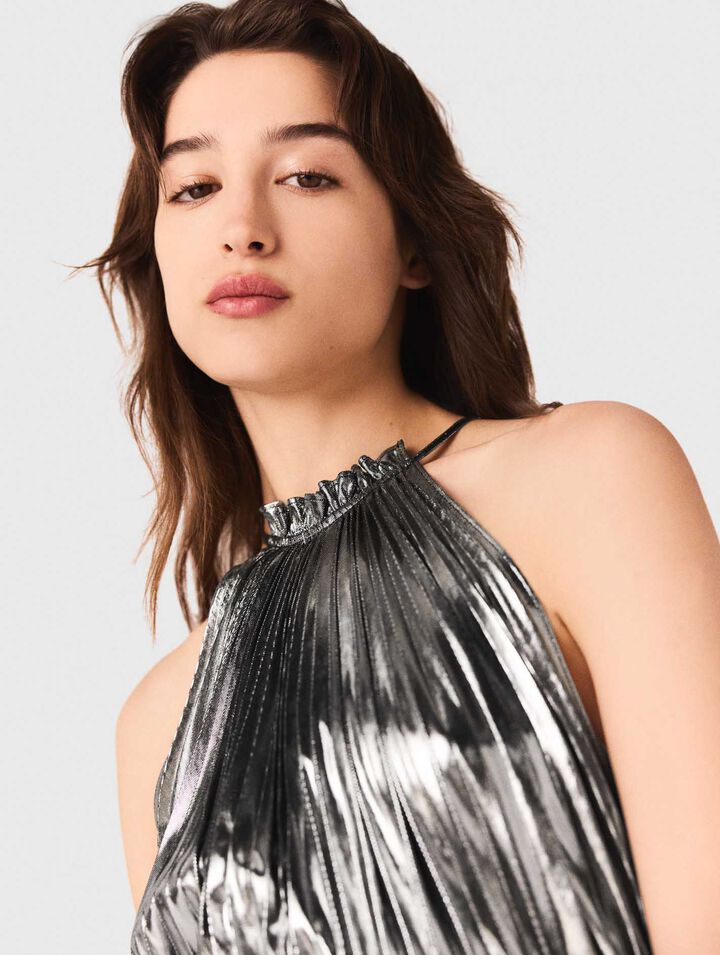 Langes plissiertes Kleid