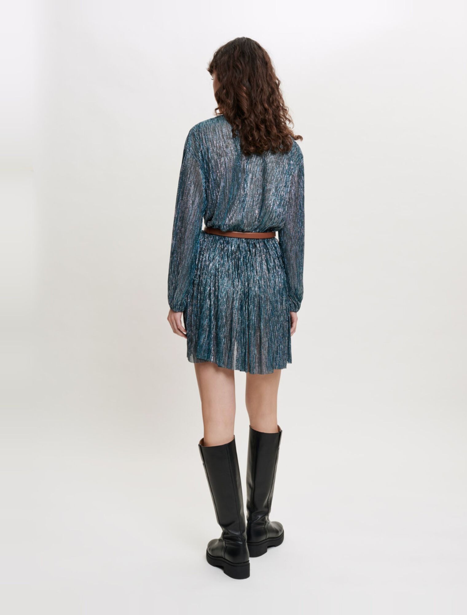 Vollständig plissiertes Kleid mit Glanz