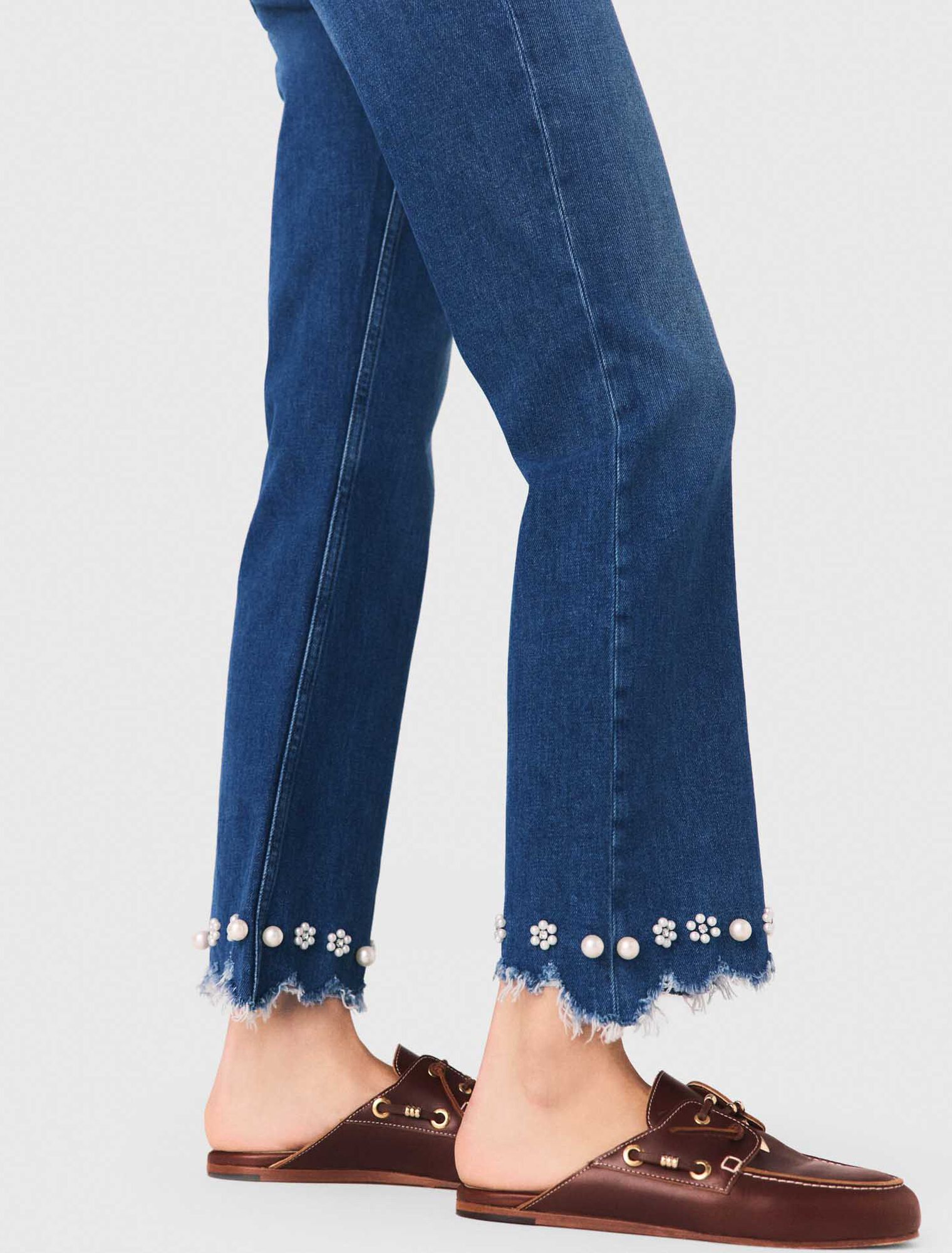 Bootcut-Jeans mit Perlen