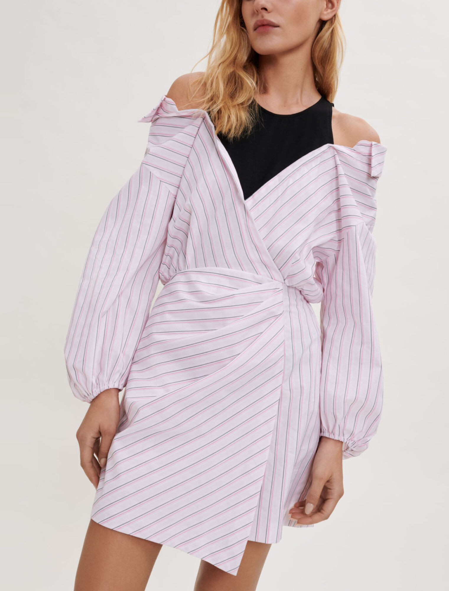 Trompe l'oeil-Kleid mit Streifen