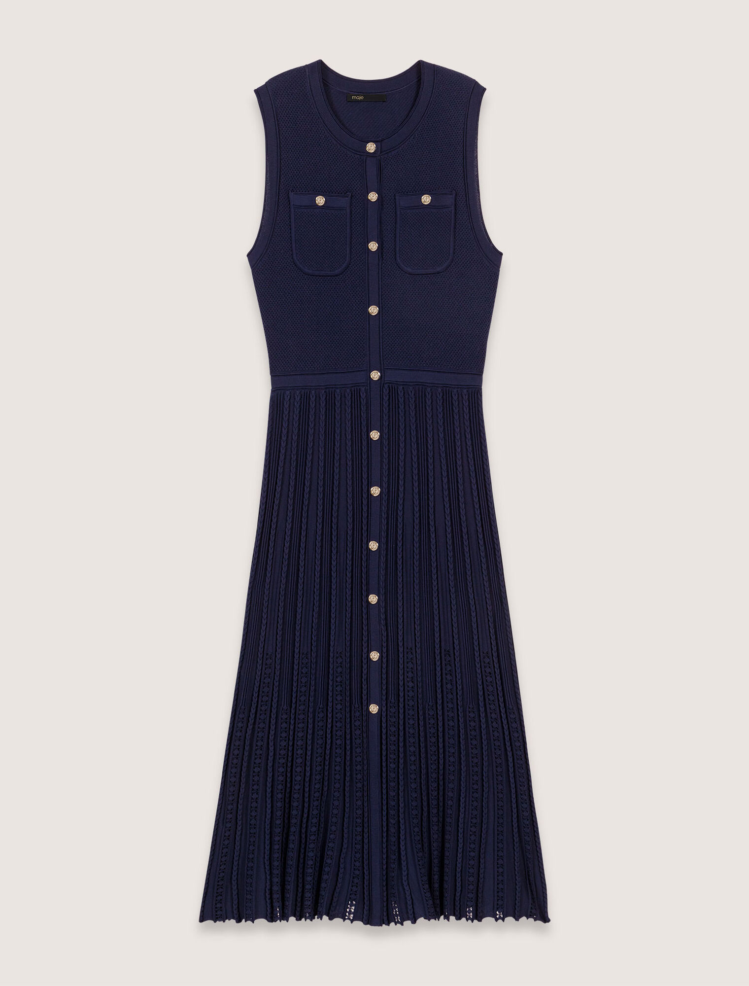 Langes, plissiertes Strickkleid
