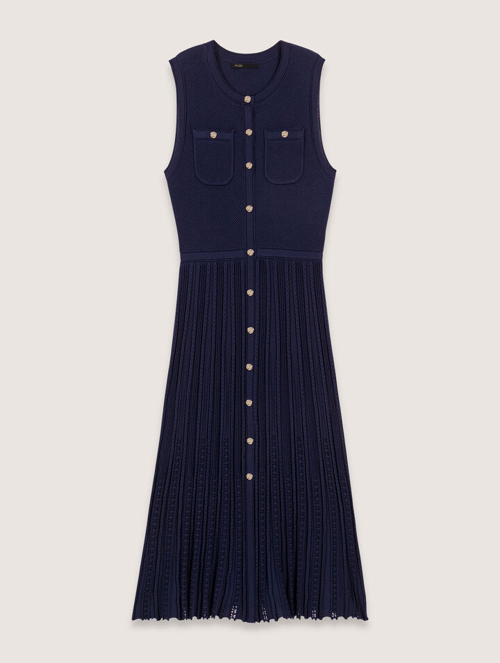 Langes, plissiertes Strickkleid