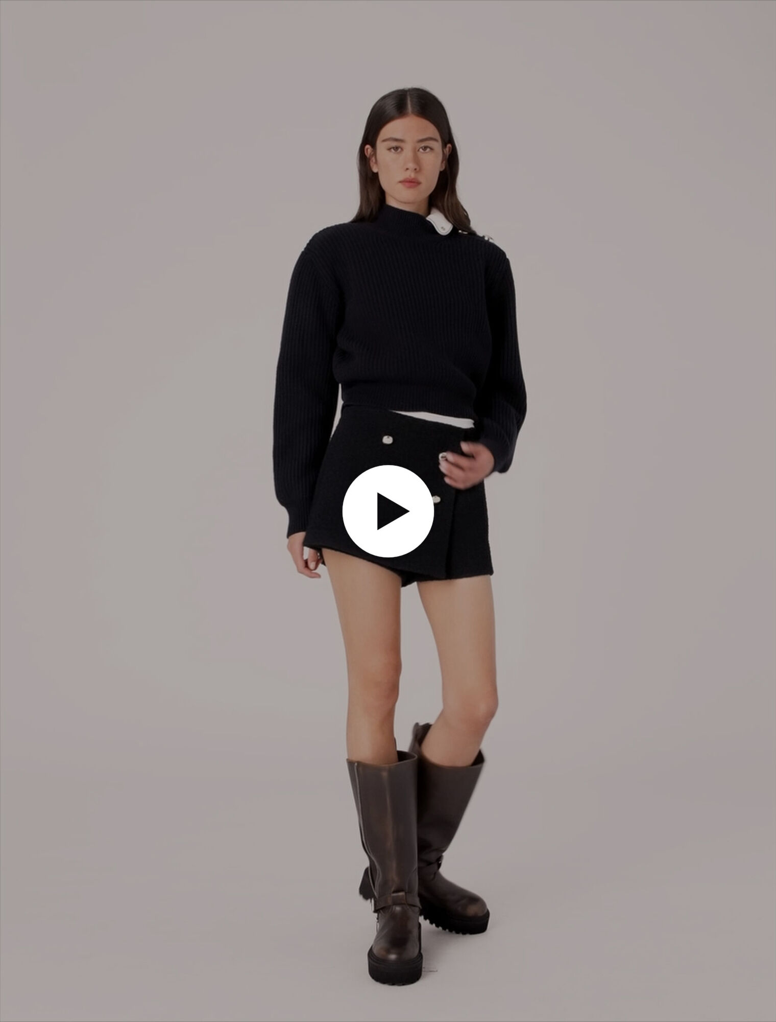 Shorts aus Tweed mit Kontrastband