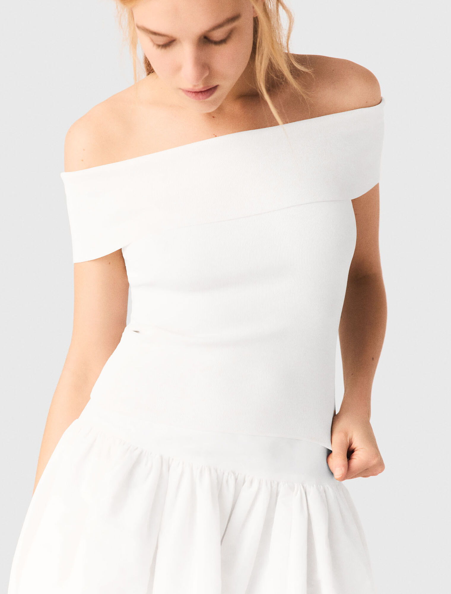 Rippstricktop mit Bardot-Kragen