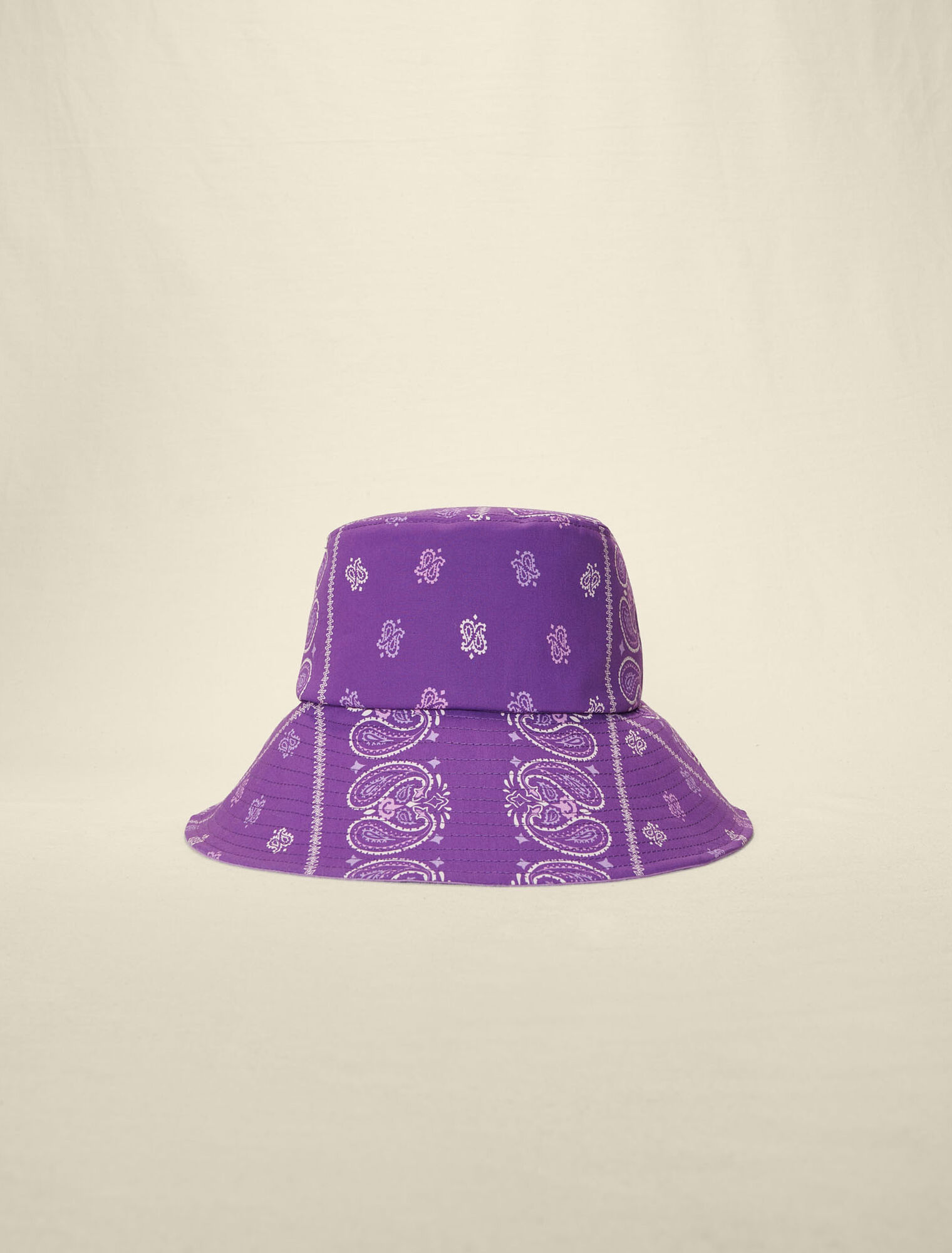 Bob mit Paisley-Print