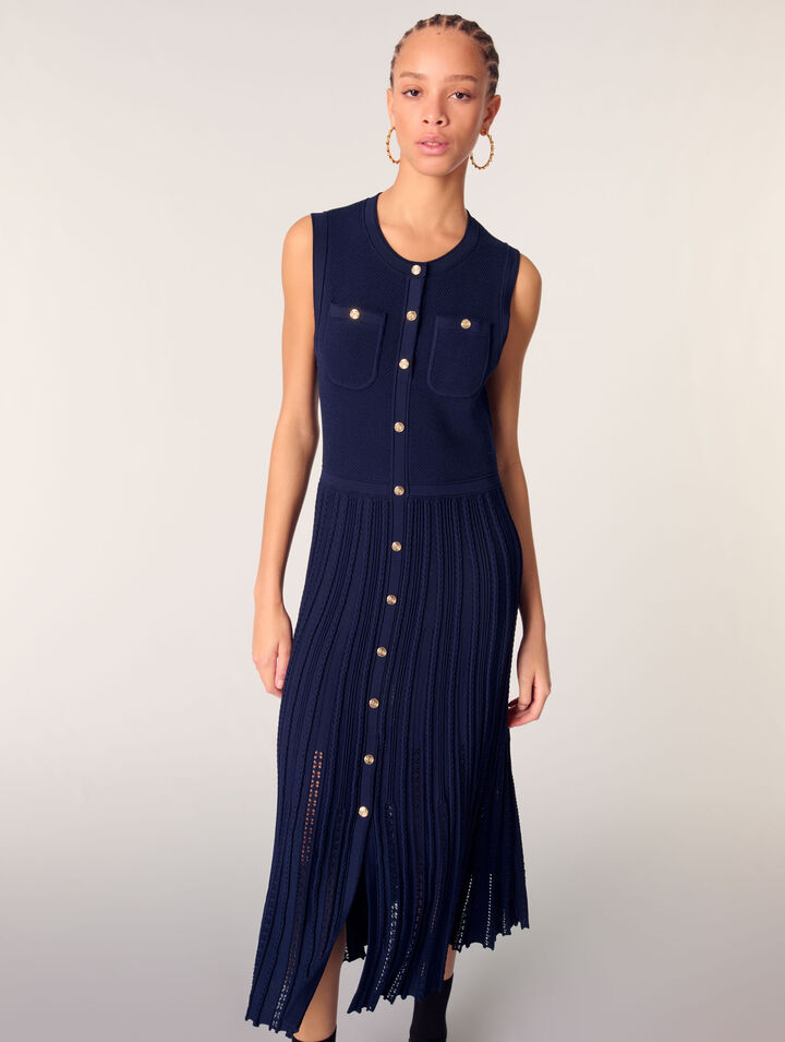 Langes, plissiertes Strickkleid