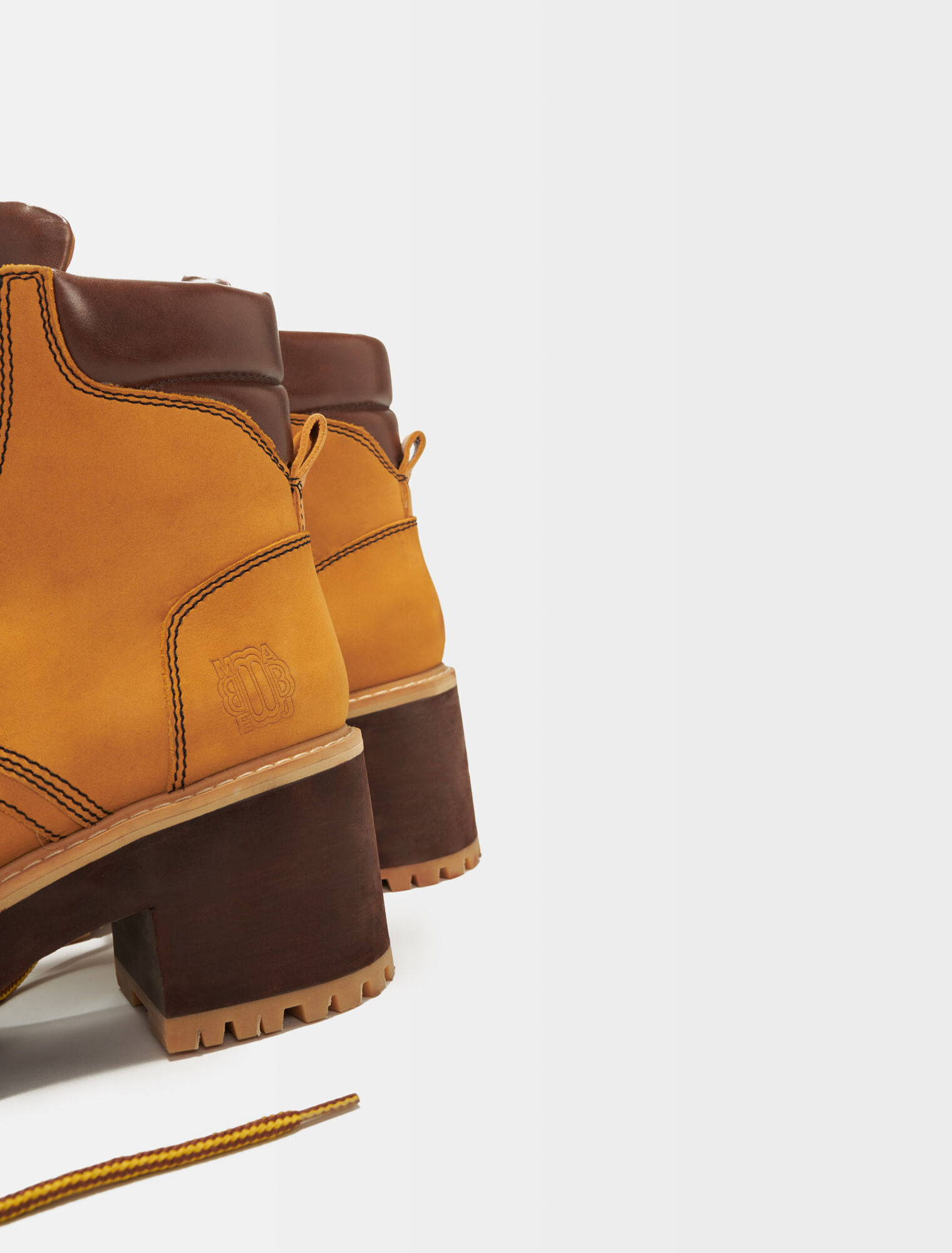 Lederstiefel mit Absatz