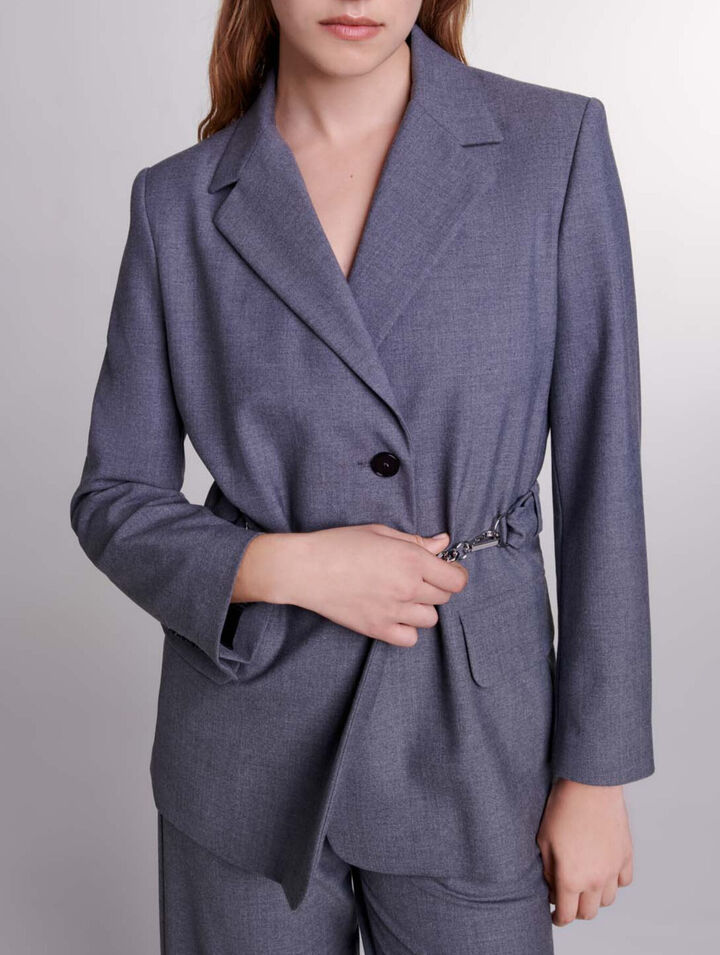Kostümjacke mit Kettengürtel