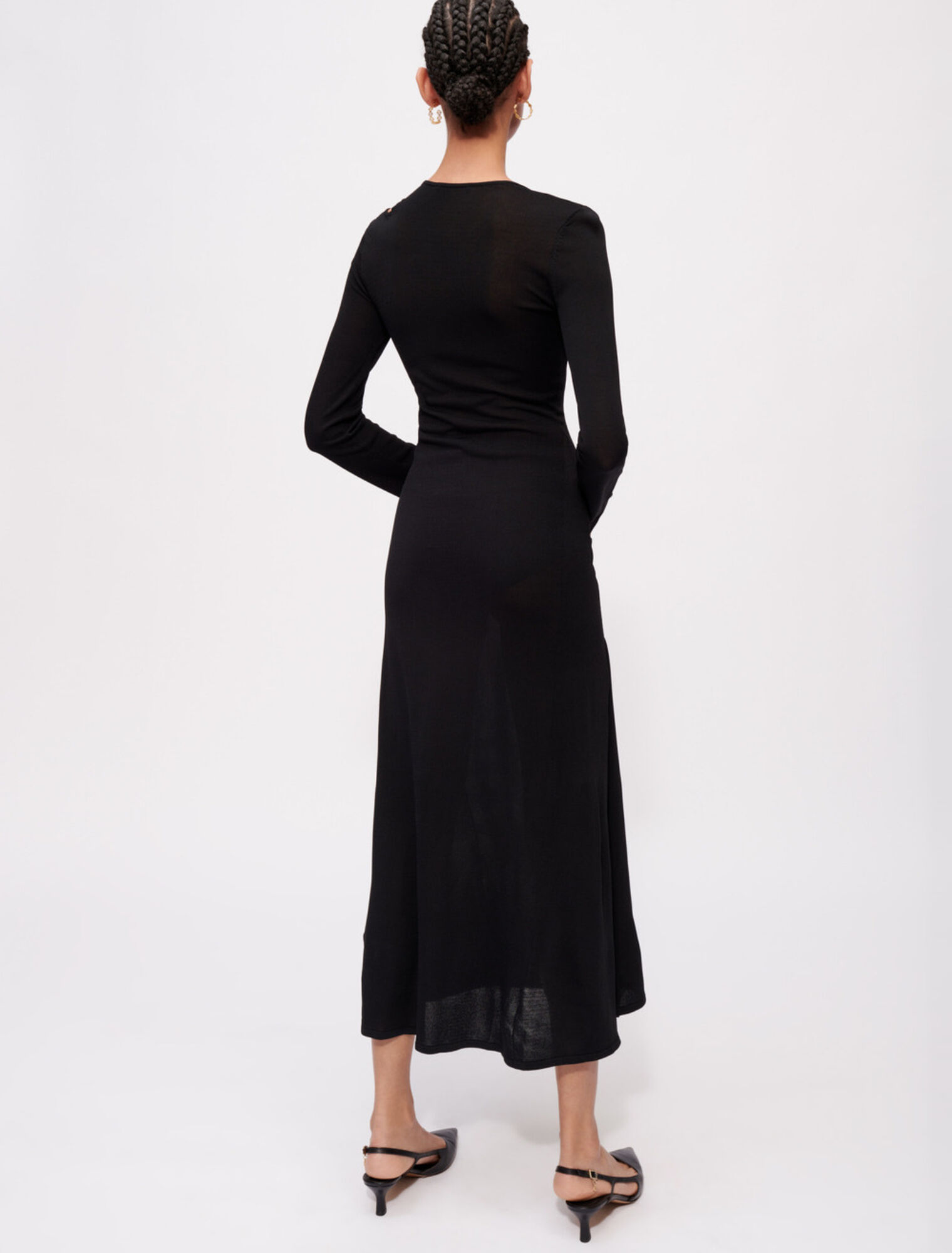 Kleid aus Stretch-Strick mit Öffnungen