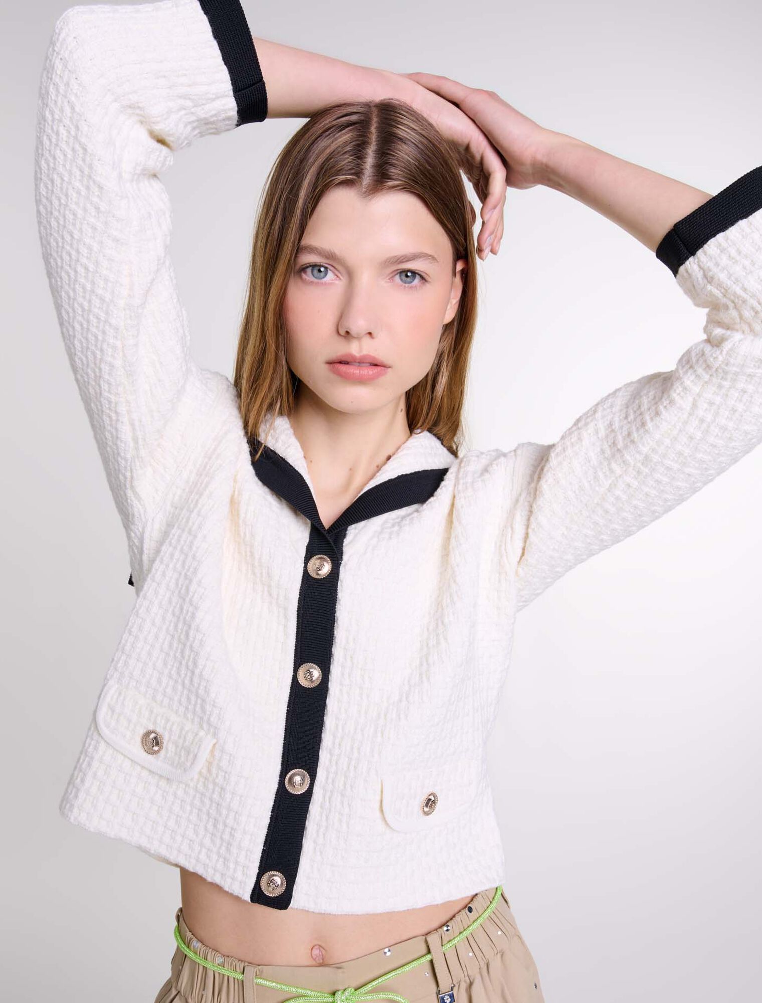 Kontrastreicher Cardigan mit Kragen