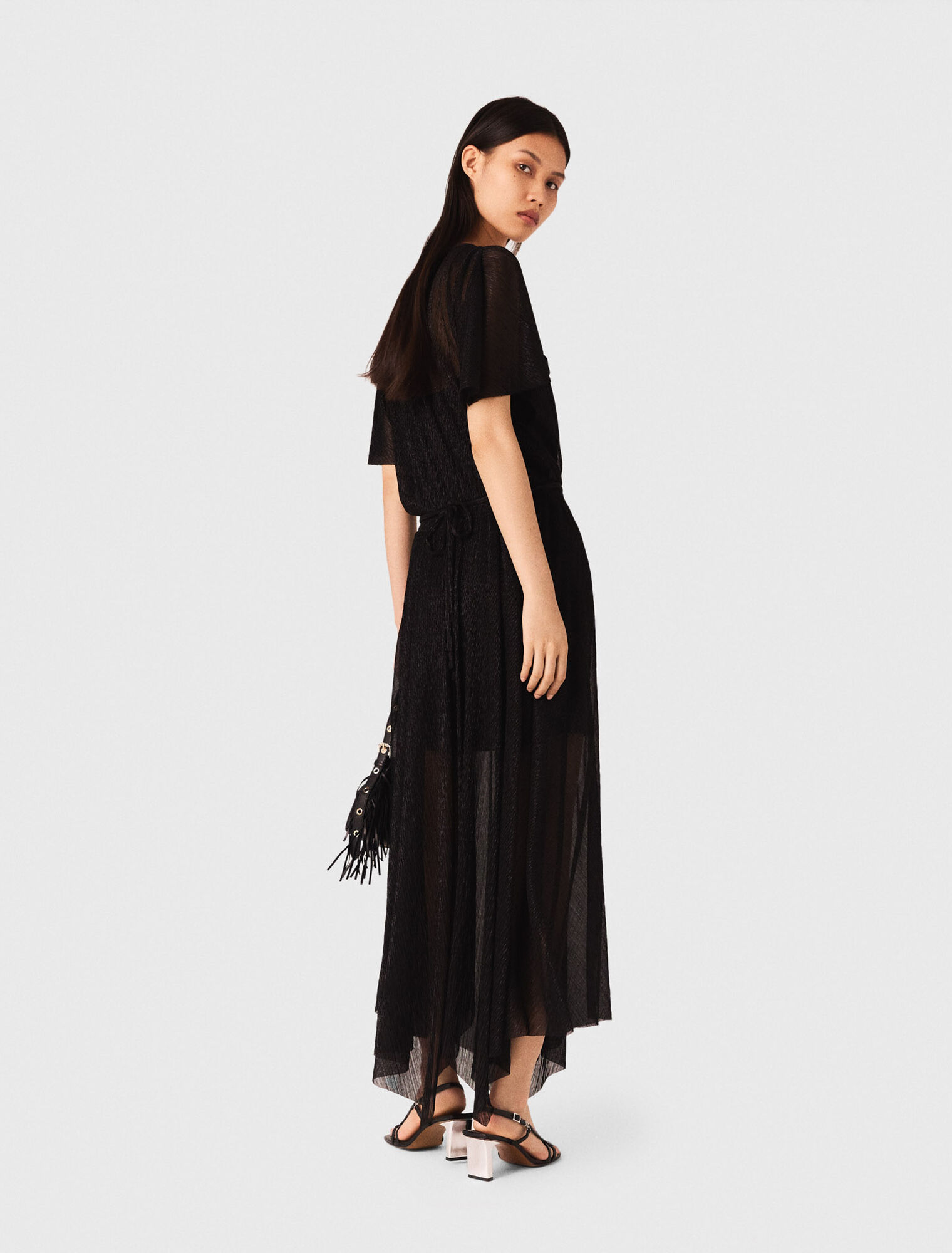 Langes metallisches Kleid