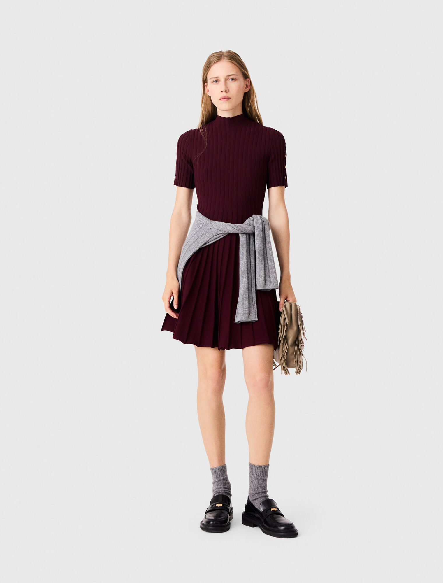 Kurzes Skaterkleid mit Stehkragen
