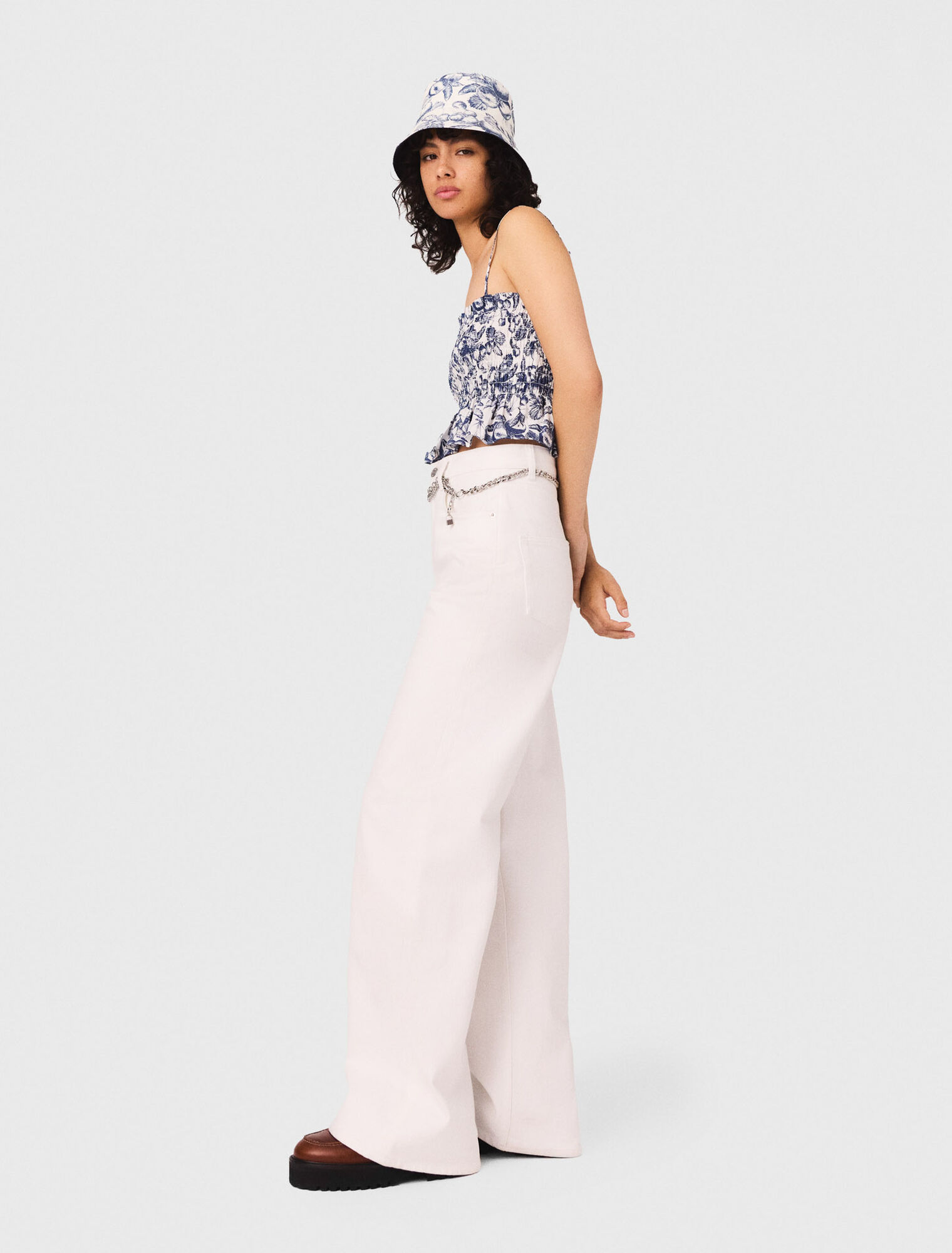 Weite Jeans, hoher Bund