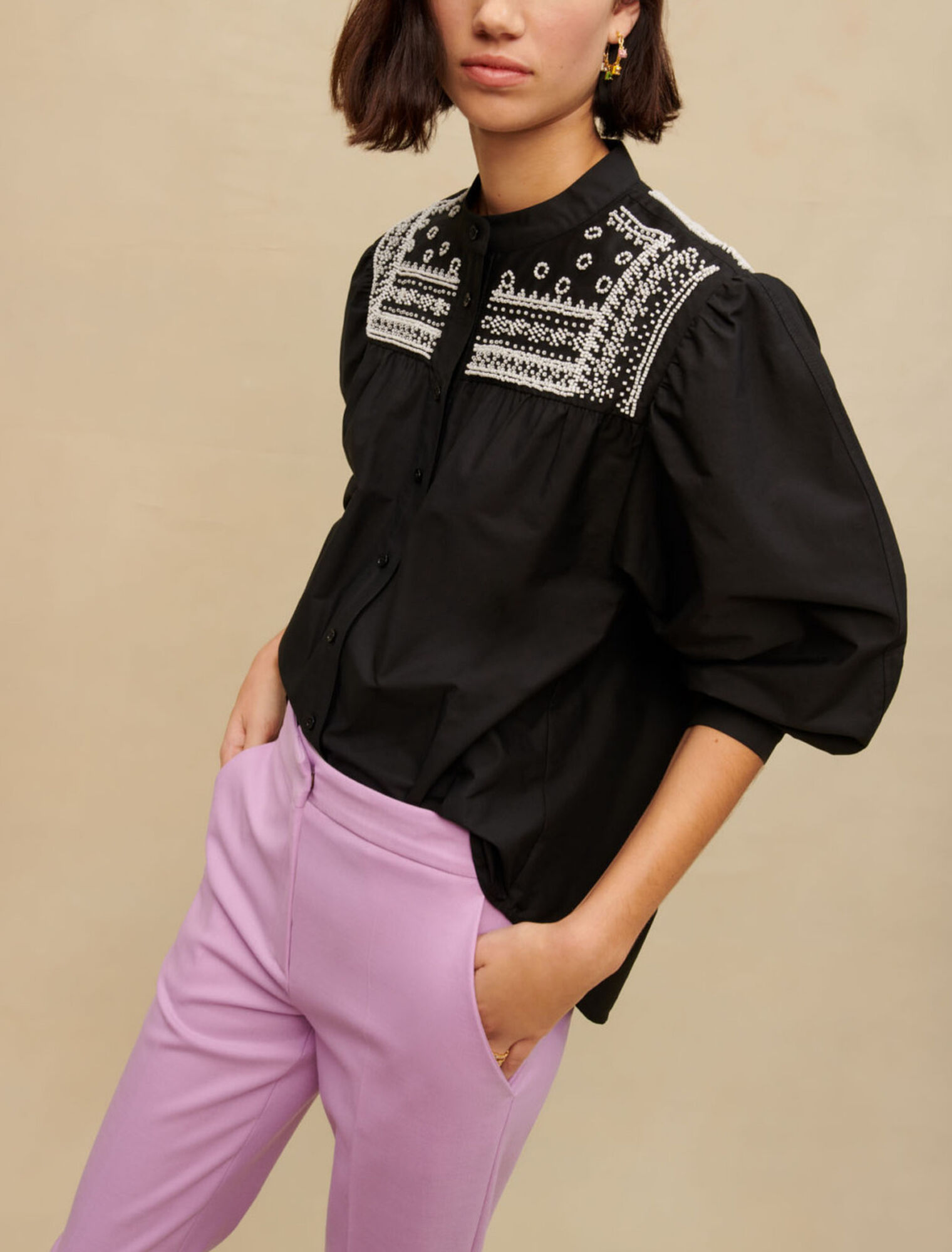 Hemd mit gestickten Details