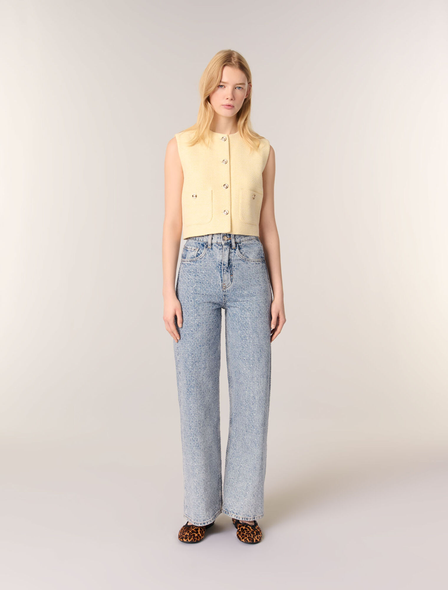 Weite Jeans mit Strassbesatz