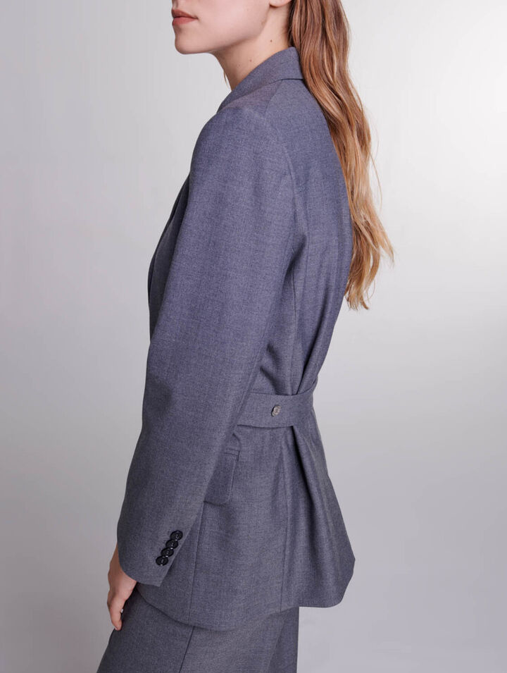 Kostümjacke mit Kettengürtel