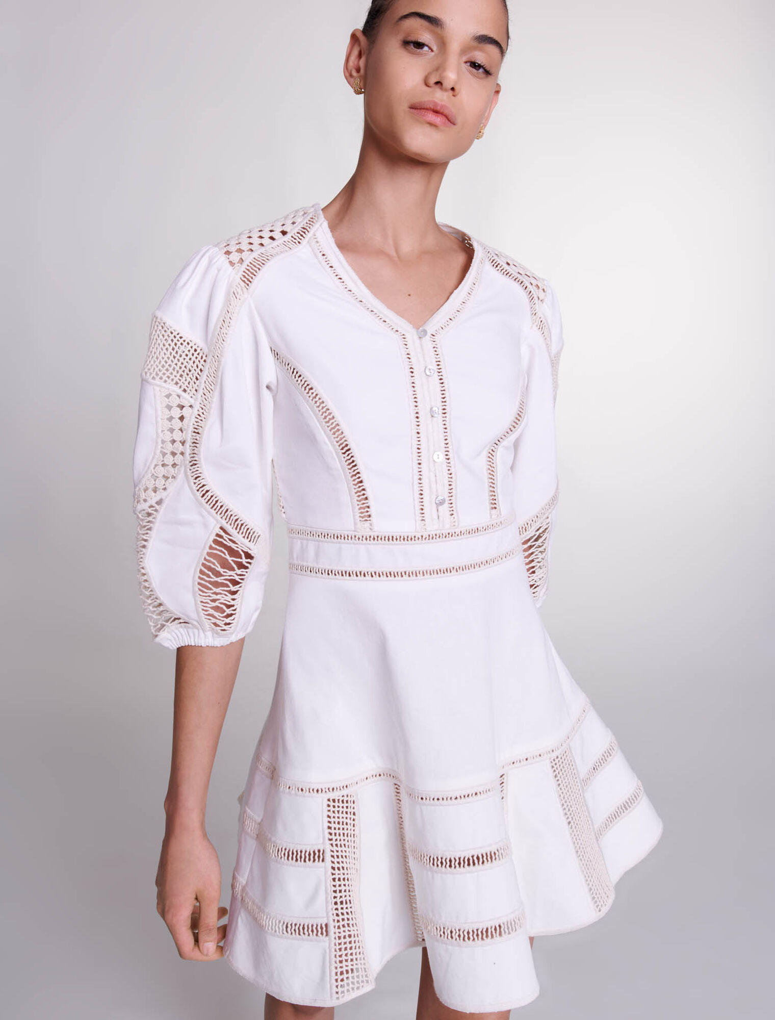 Kurzes voluminöses Kleid