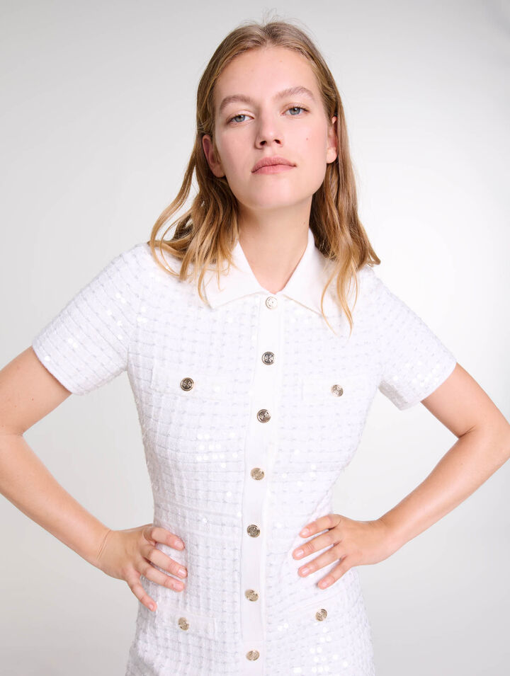 Kurzes Strickkleid mit Pailletten
