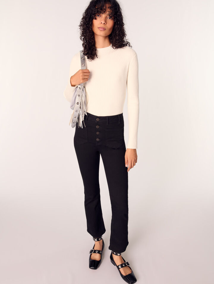Ausgestellte Jeans