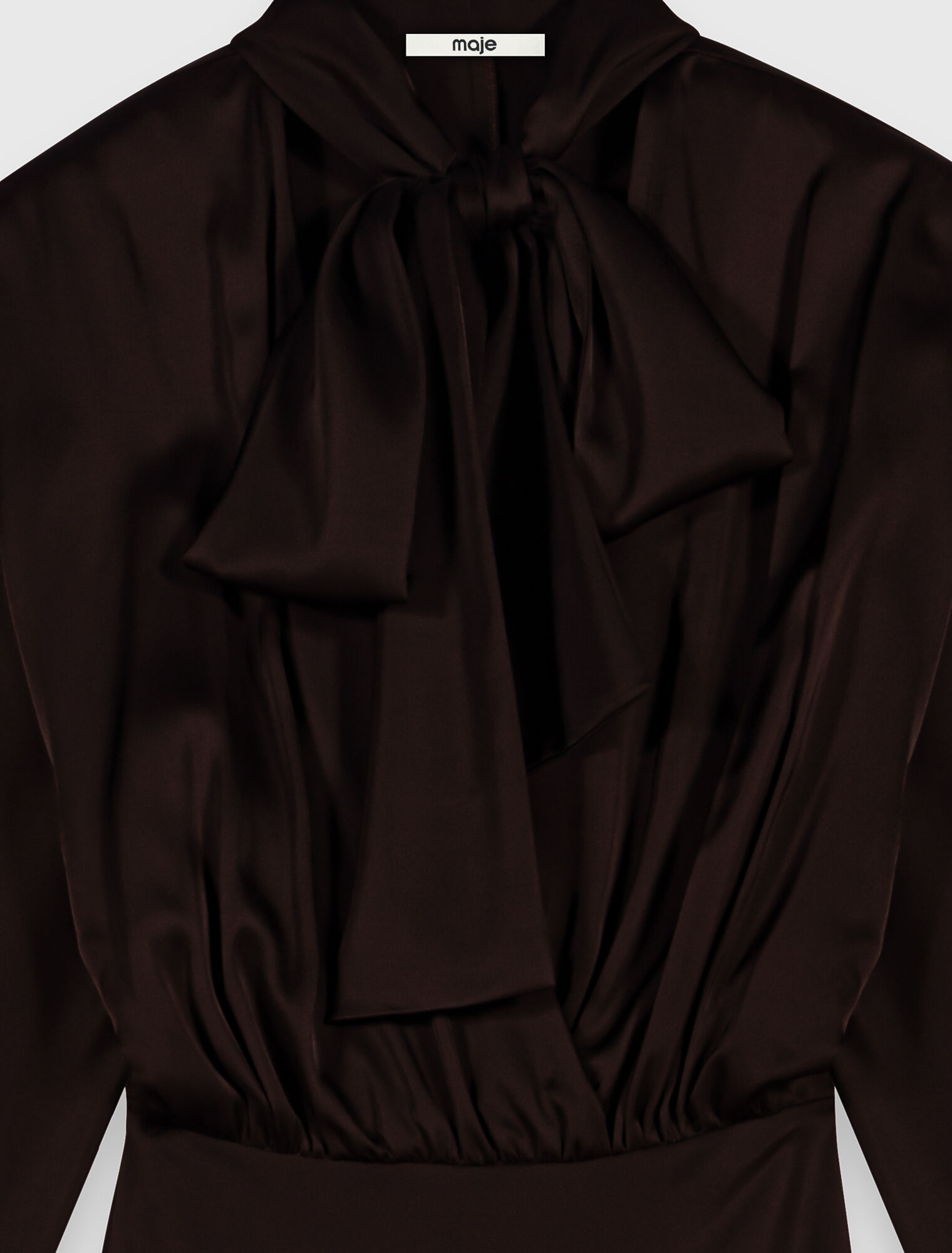 Asymmetrisches Midikleid aus Satin