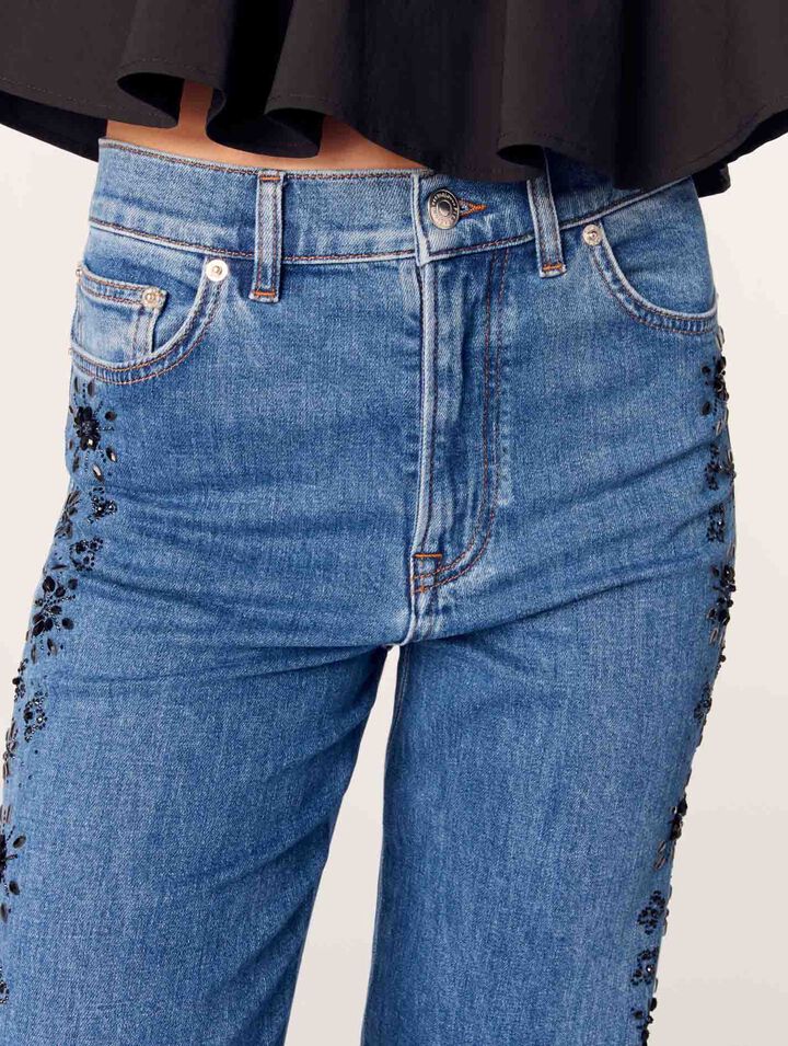 Jeans mit Strass-Stickerei
